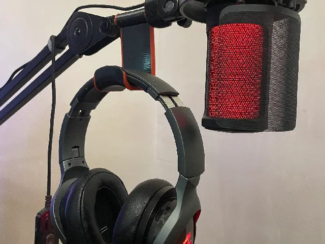Headphone Holder for Pantograph