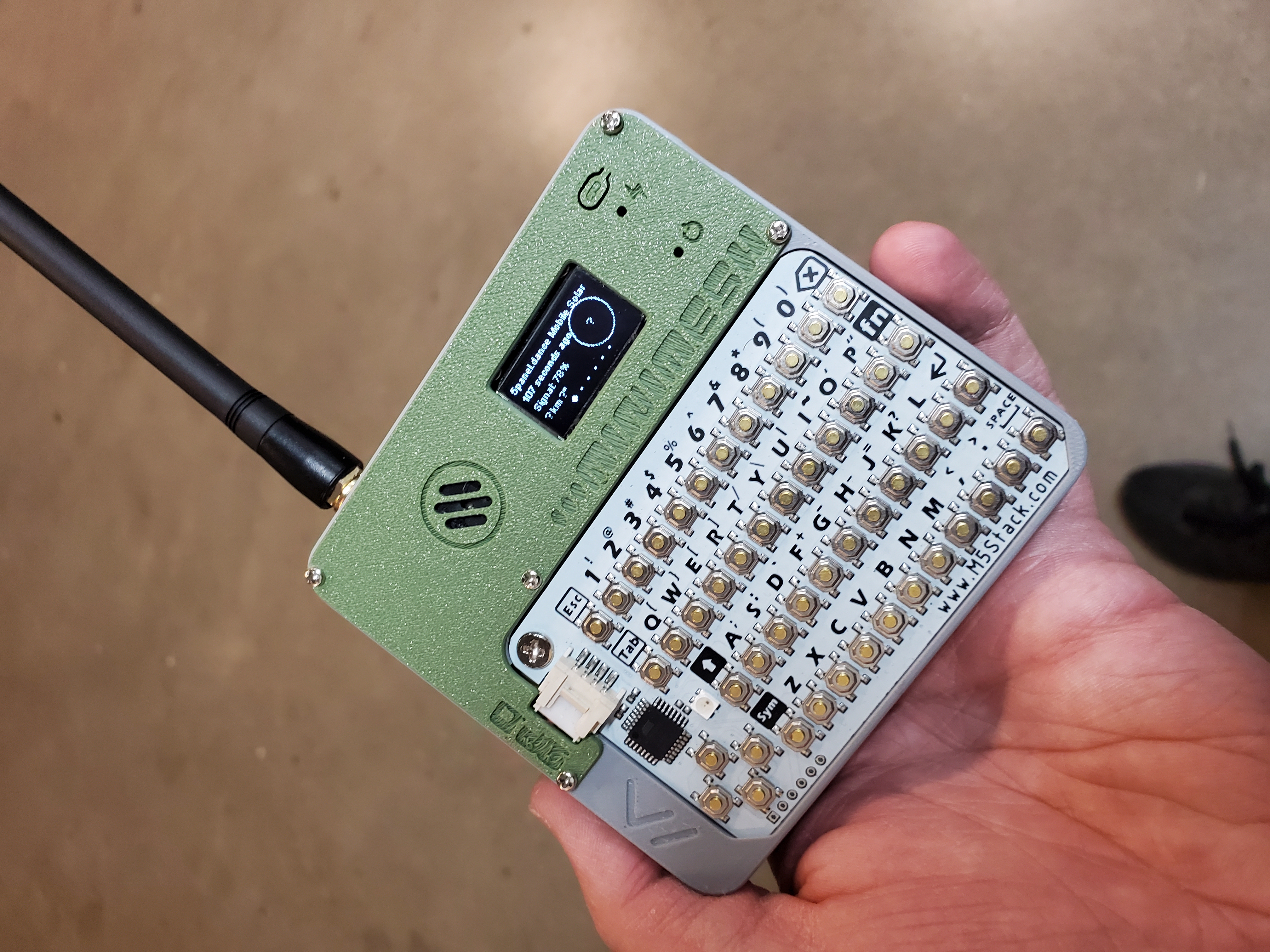 Minimesh | Standalone fakeTec Messenger Node (Heltec V3 Now Supported!)