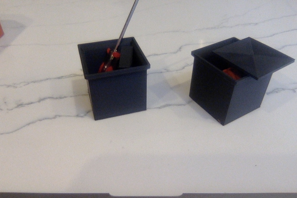 (Updated) Stackable boxes with lids (3 sizes)