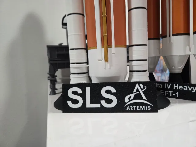 SLS Artemis Name Plate 1:110