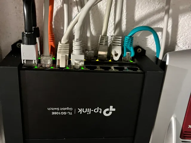 TP-Link TL-SG108 Double-Stack-Mount