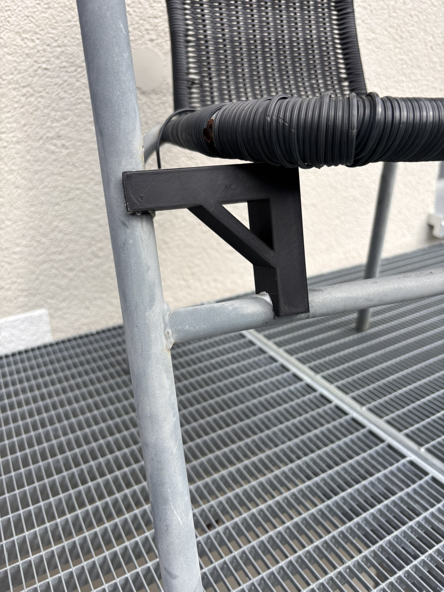 garden chair fixing