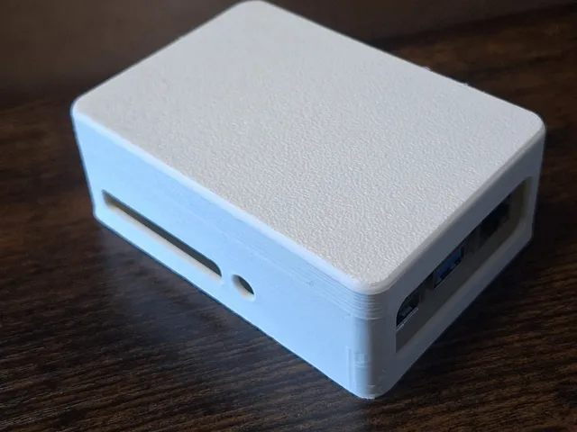 Simple Raspberry Pi 4 Case
