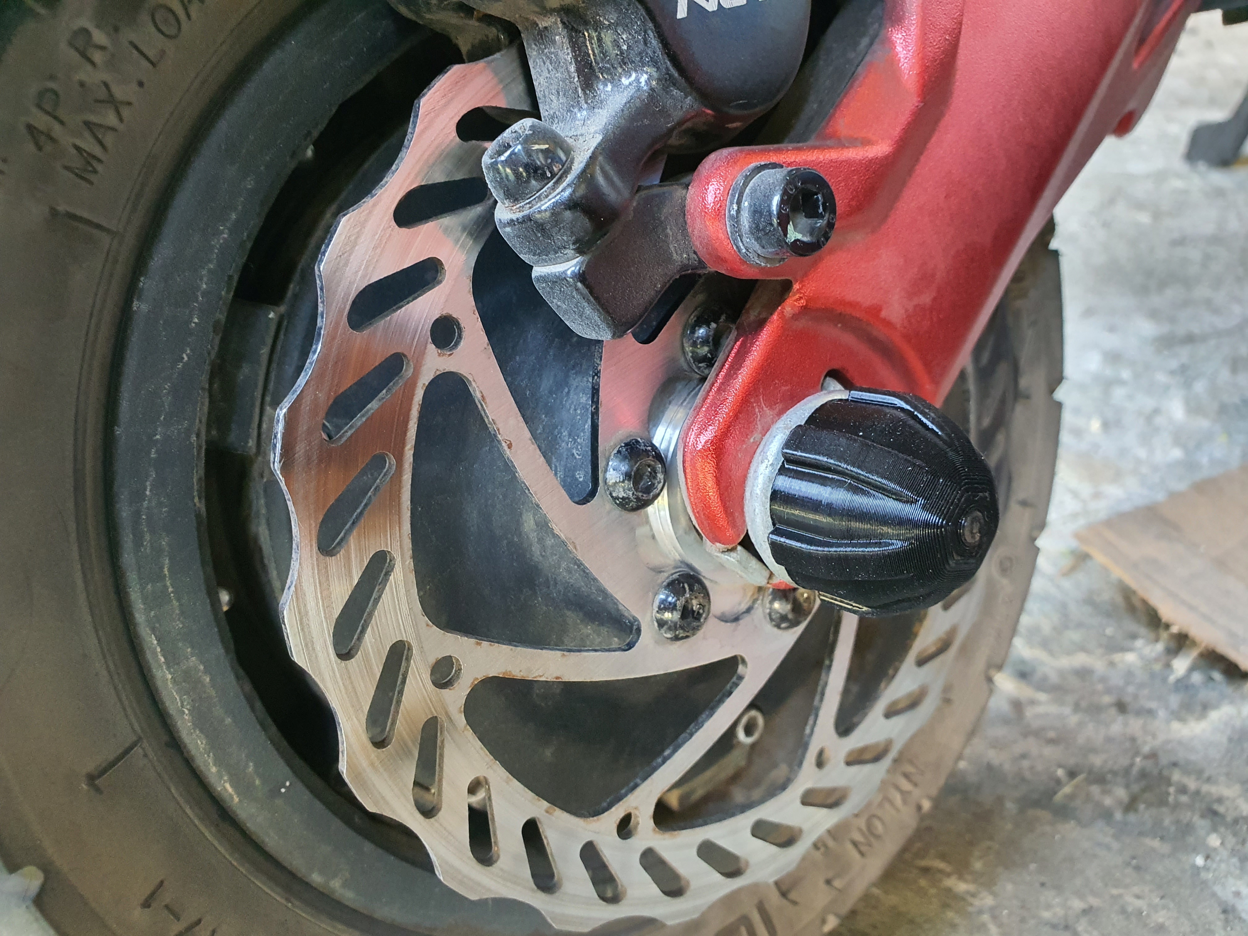 Wheel bolt cover 15 17 19 21 mm. Basic and decorative. Car, motorcycle, moped, bicycle, scooter. 21 mm for Hiley Tiger scooter.