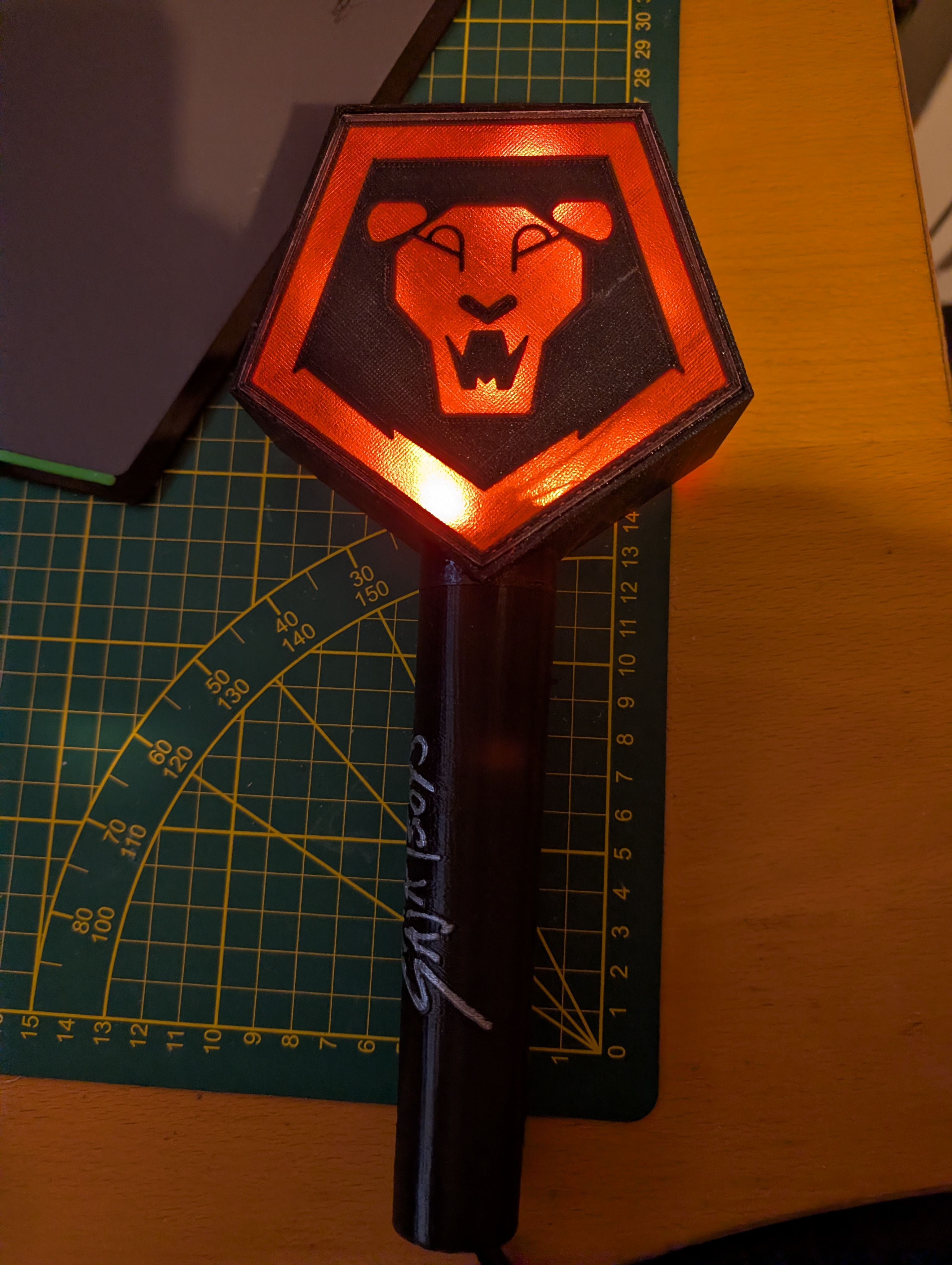 Saja Boys – Fan-Made K-Pop Light Stick (DIY, USB-C, 18650)