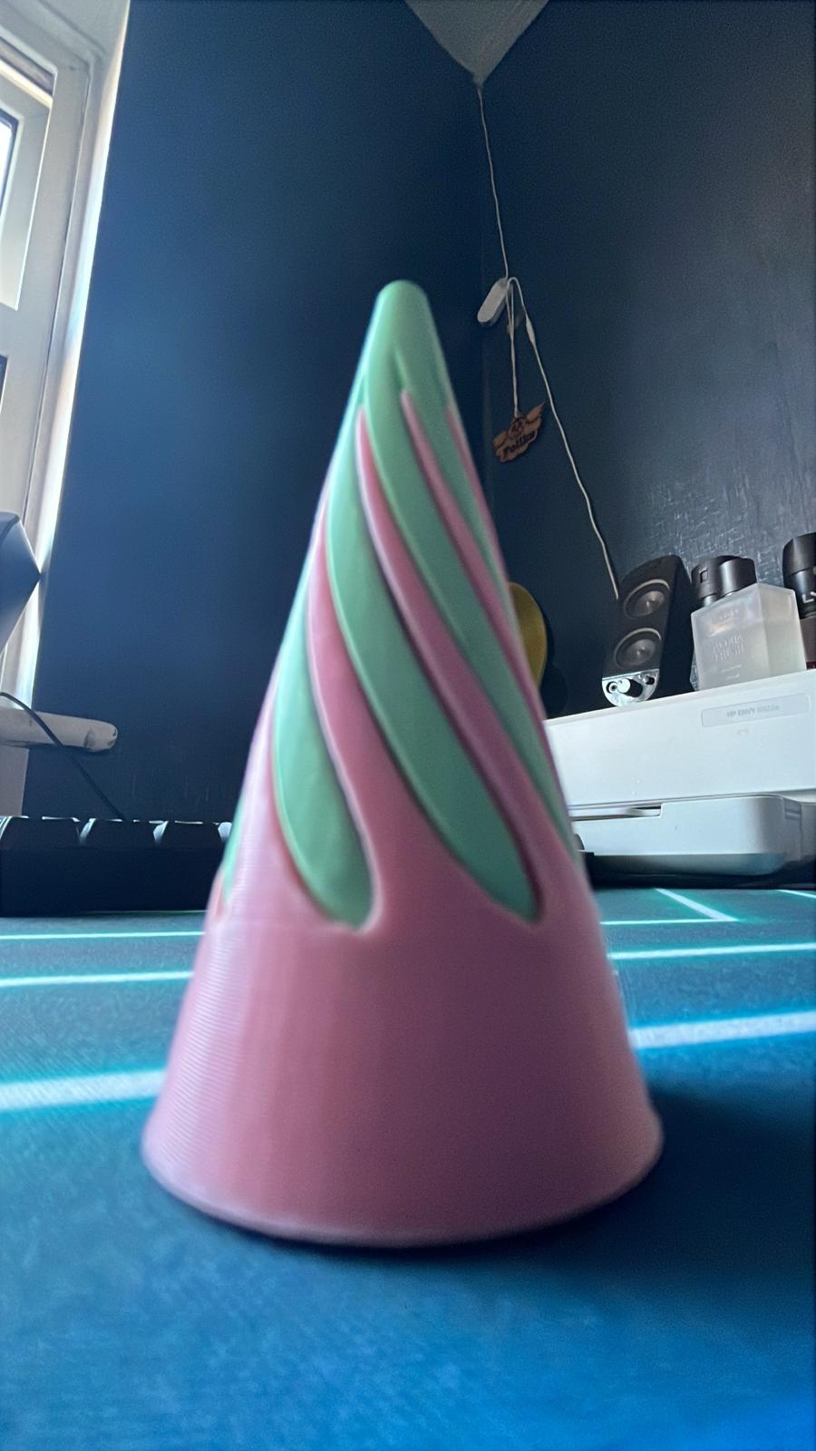 Miniatura 3 do modelo 3D impossible passthrough cone