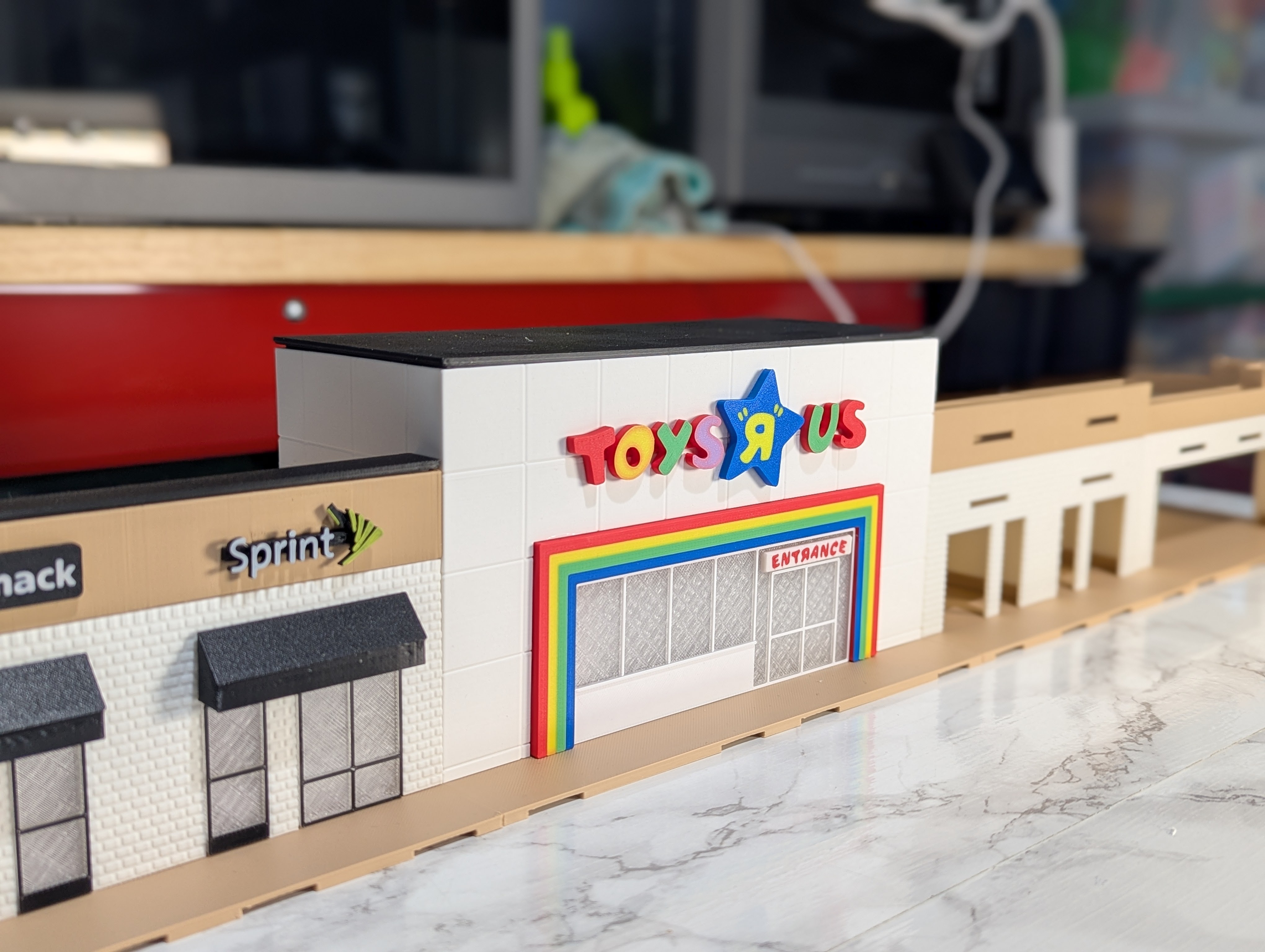 Toys R Us Model Set - 1:64 Scale Diorama — thumbnail 7