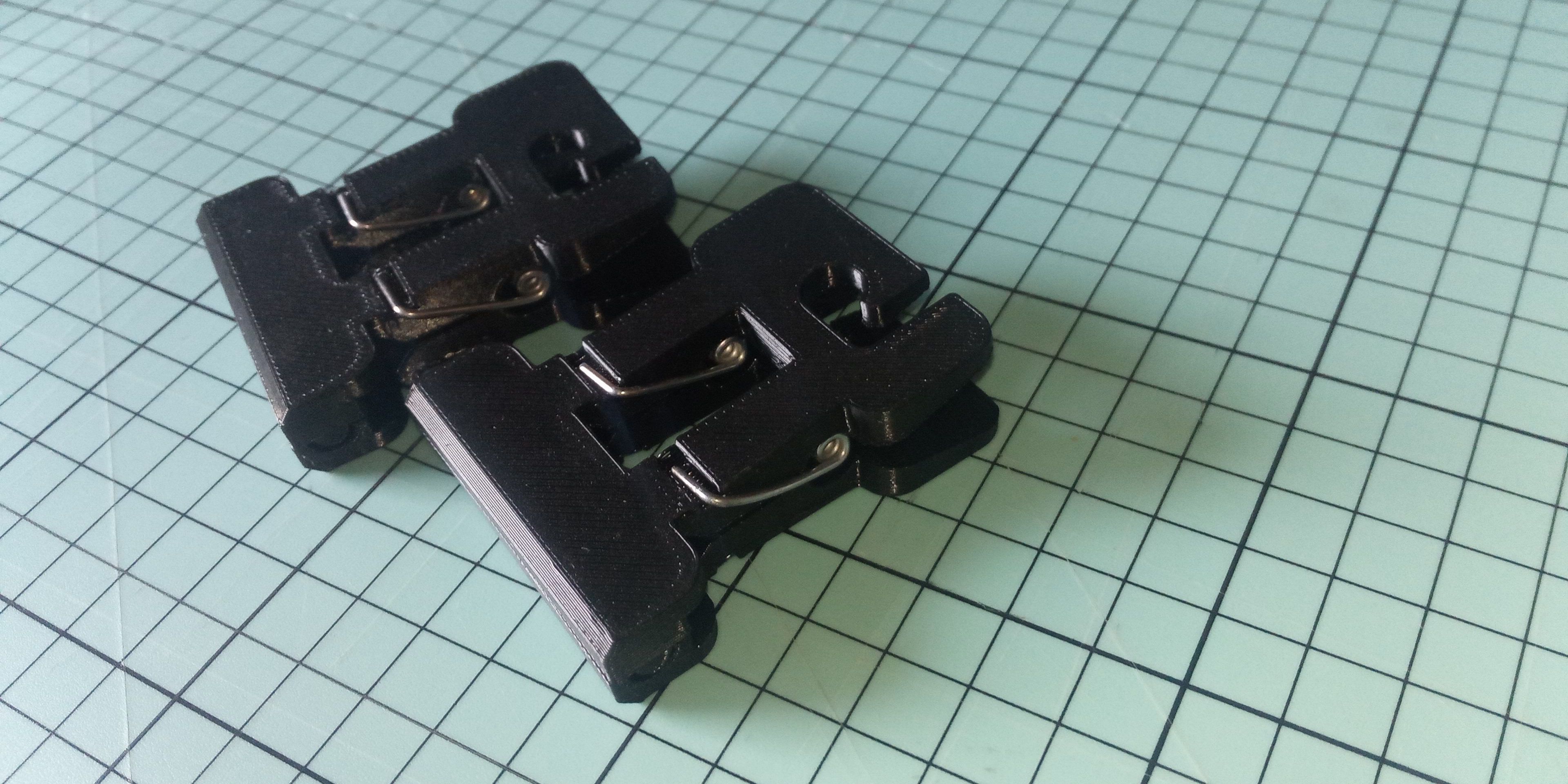Traditional Film Hanger Clip (REMIX from onethou in thingiverse)