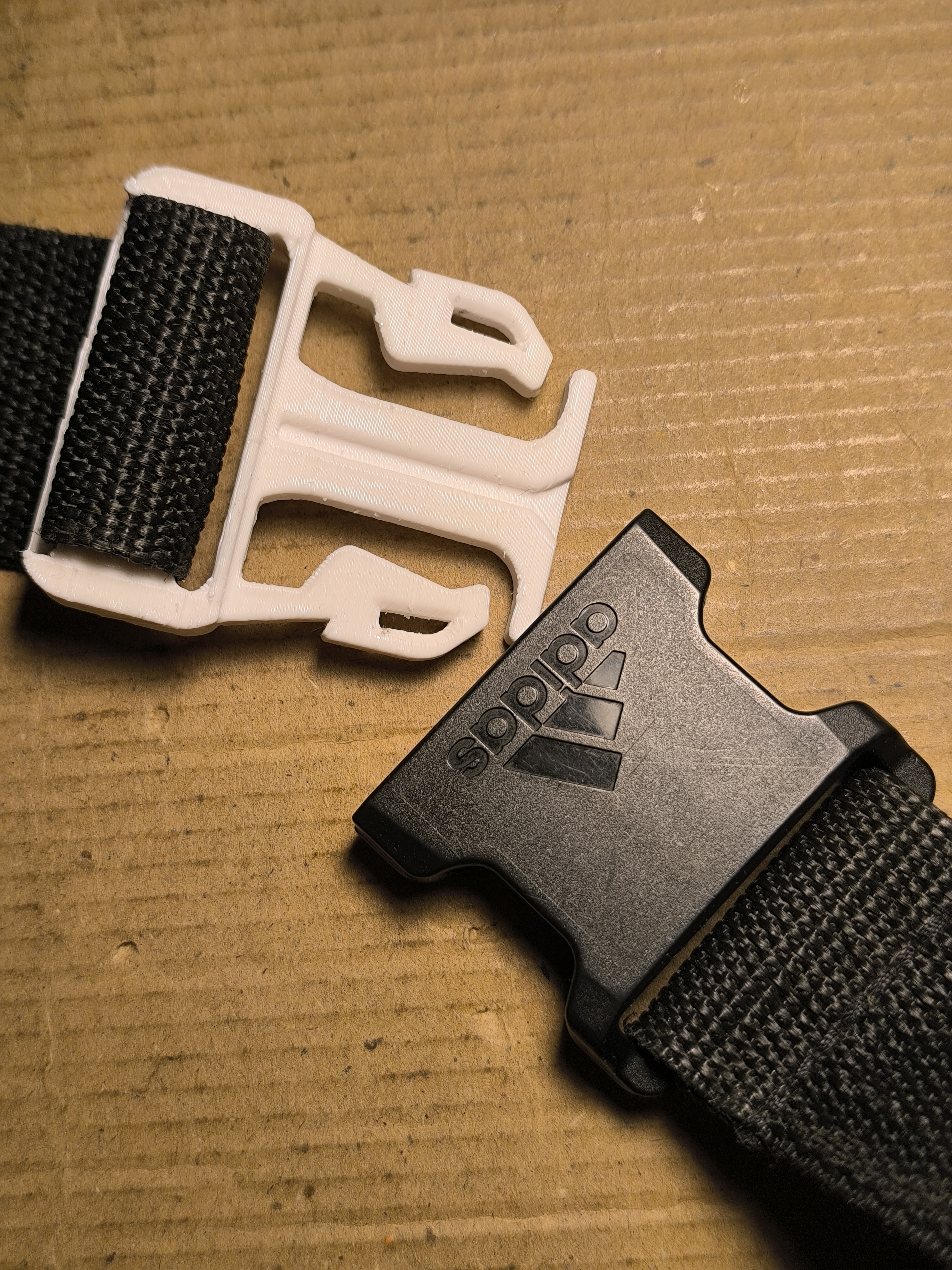 Side-Release Buckle for Adidas Fannypack.