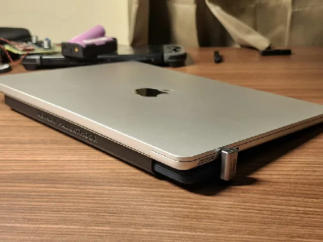 Macbook Air SSD Sandisk Rear Mounted Holder