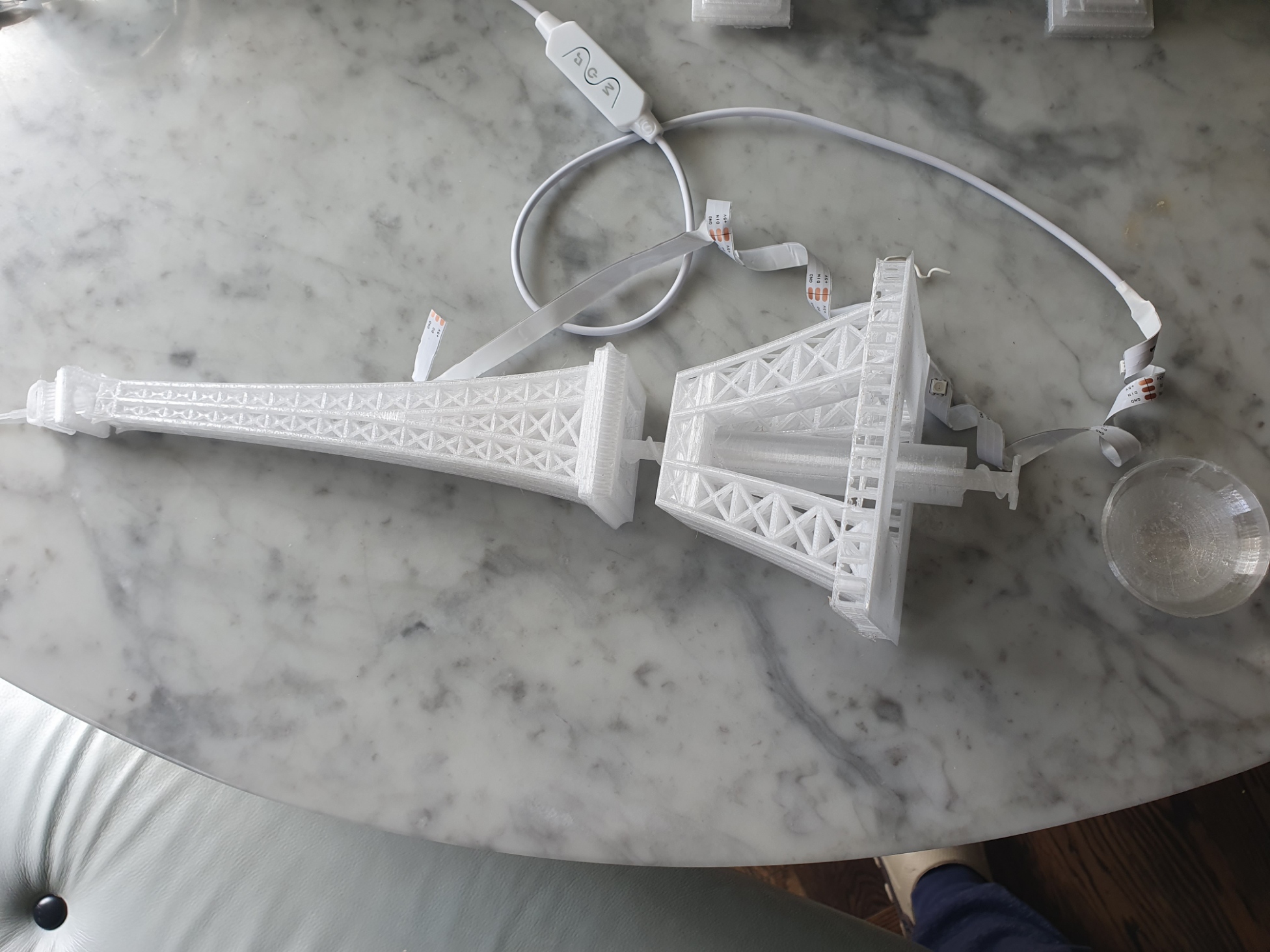 LED Lighted Eiffel Tower — miniatura 6
