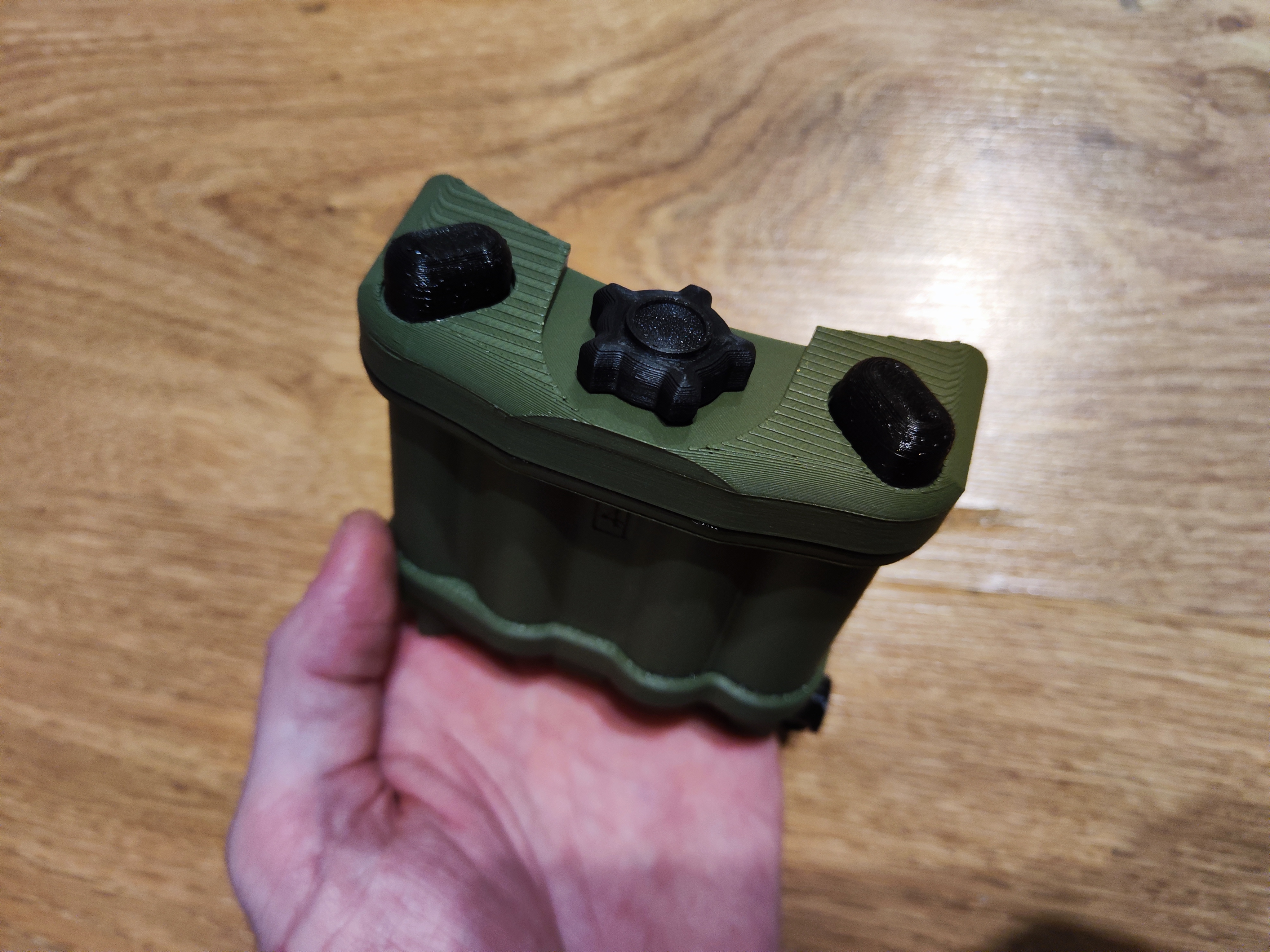 Helmet mounted battery pack vor PVS840 thermal binocular or others. — miniatura 2