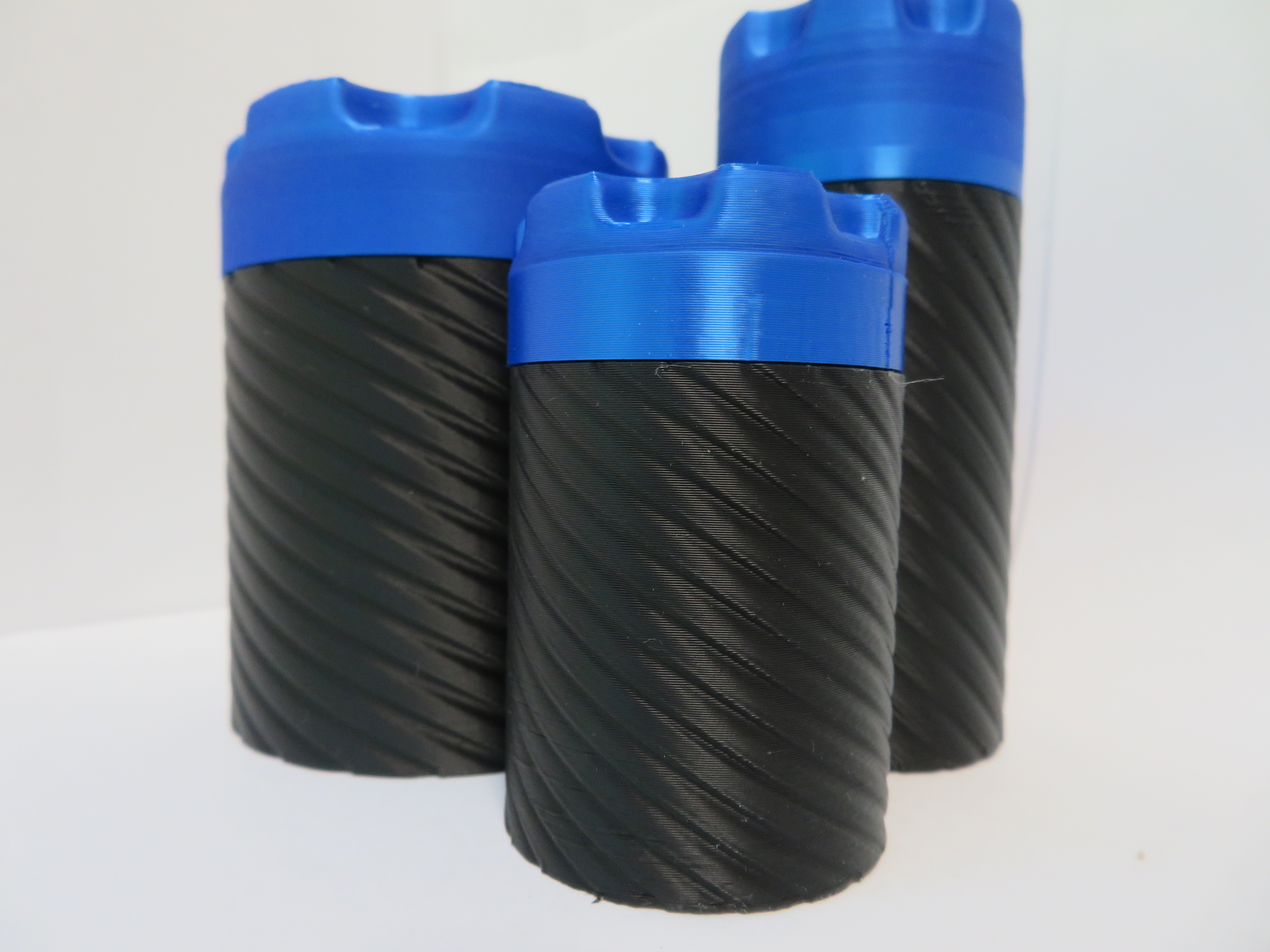 Miniatura 9 do modelo 3D Twist & Lock Container (3 Sizes!)