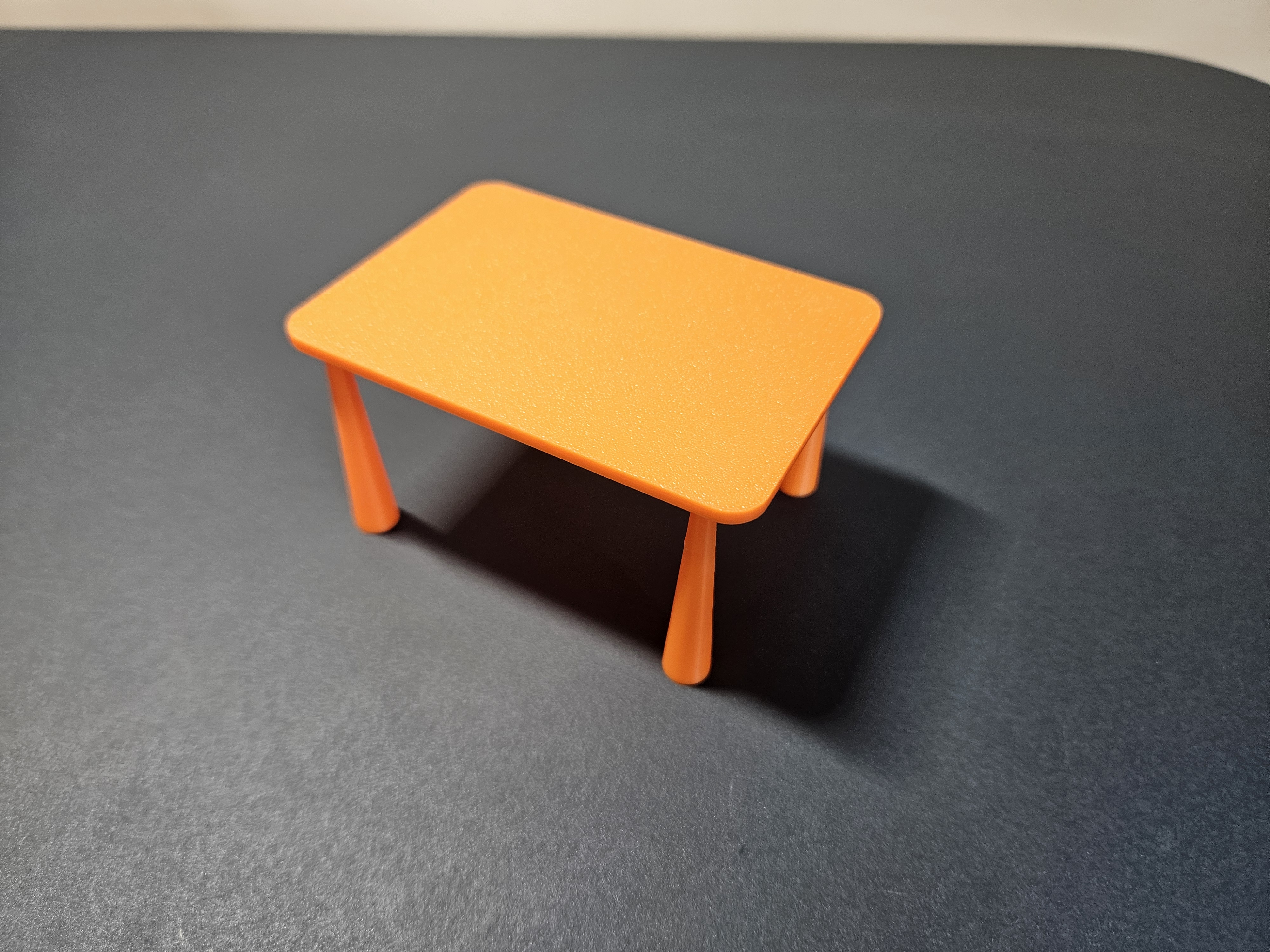 Miniatura 5 do modelo 3D Puppen Tisch