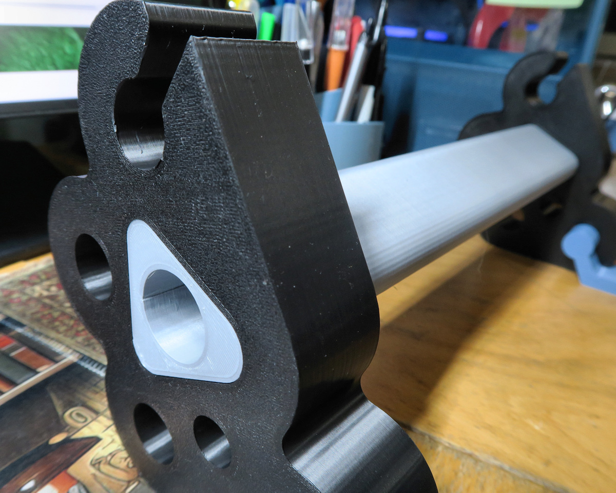 Joint bar for 2 part adjustable laptop stand