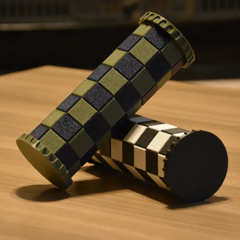 Mini Foldable Portable Chess Set by PrintCraftWorks | Download free STL ...