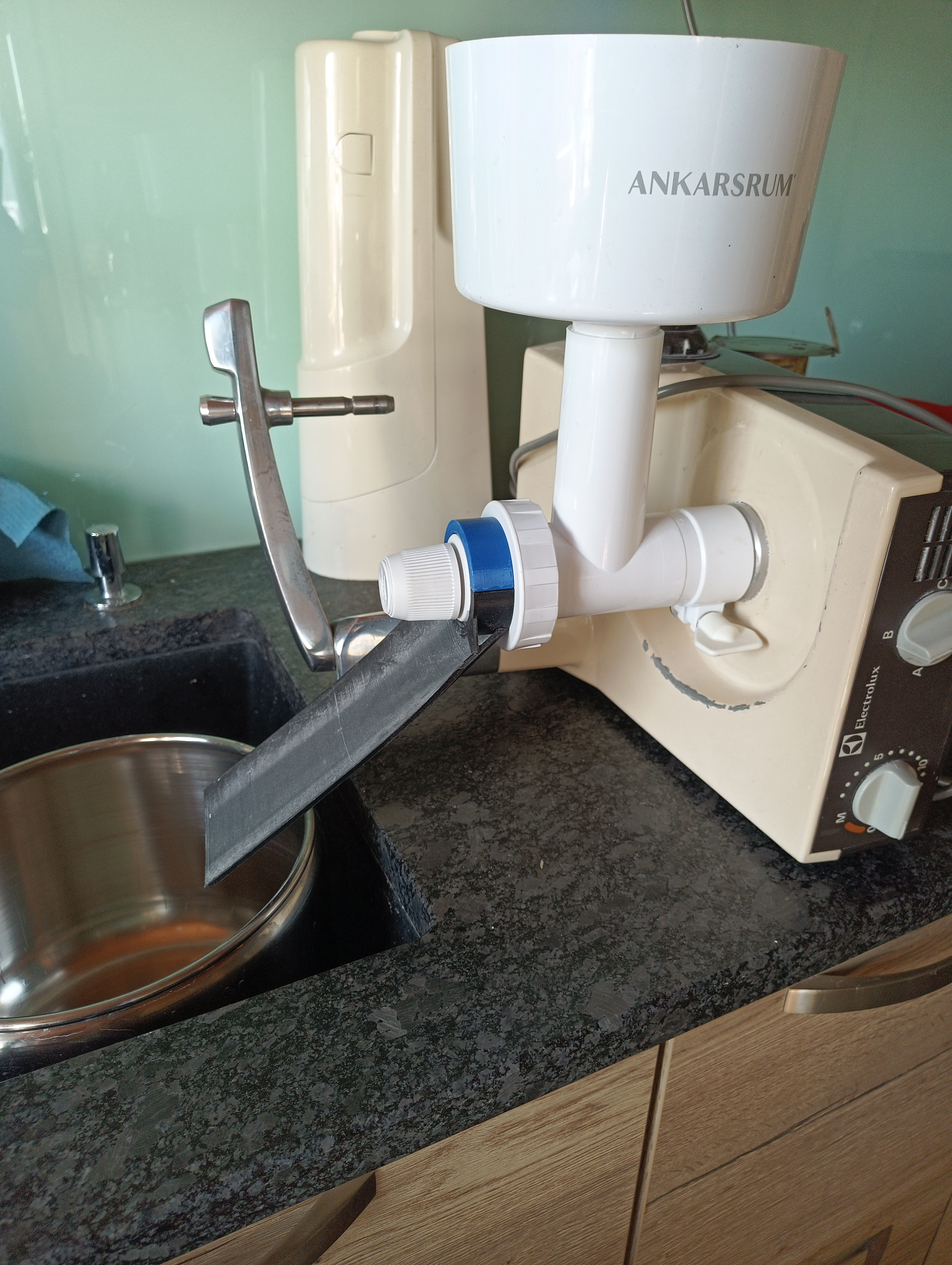Ankarsrum Assistent Coffee- Flourmill slide