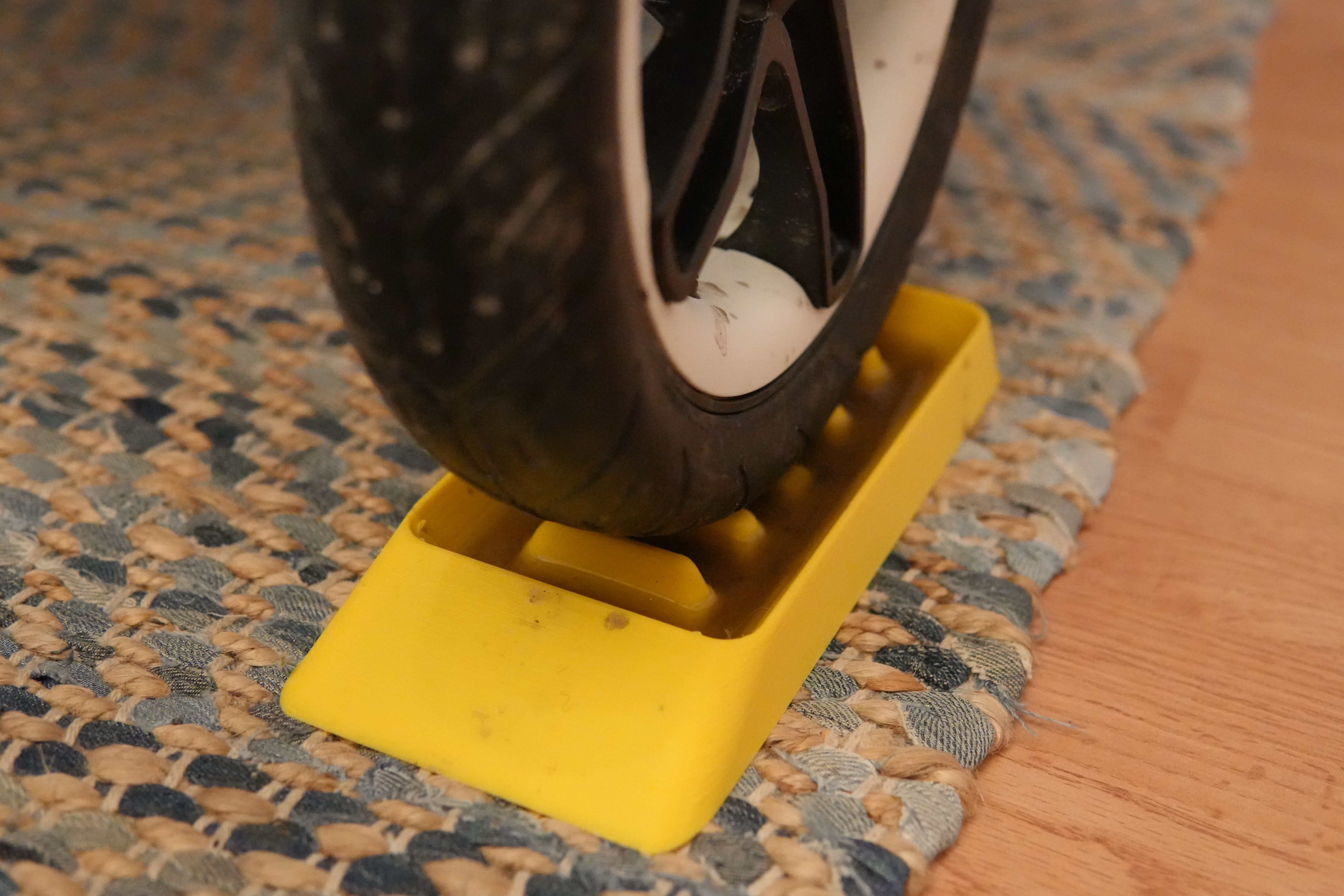 Stroller wheel drip tray