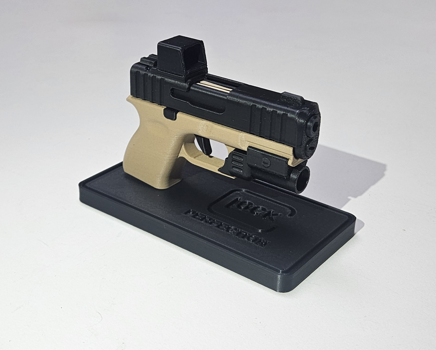 Desk Stand for Glock Fidget Keychain – 3D-Printed Mini Slide-Action Toy