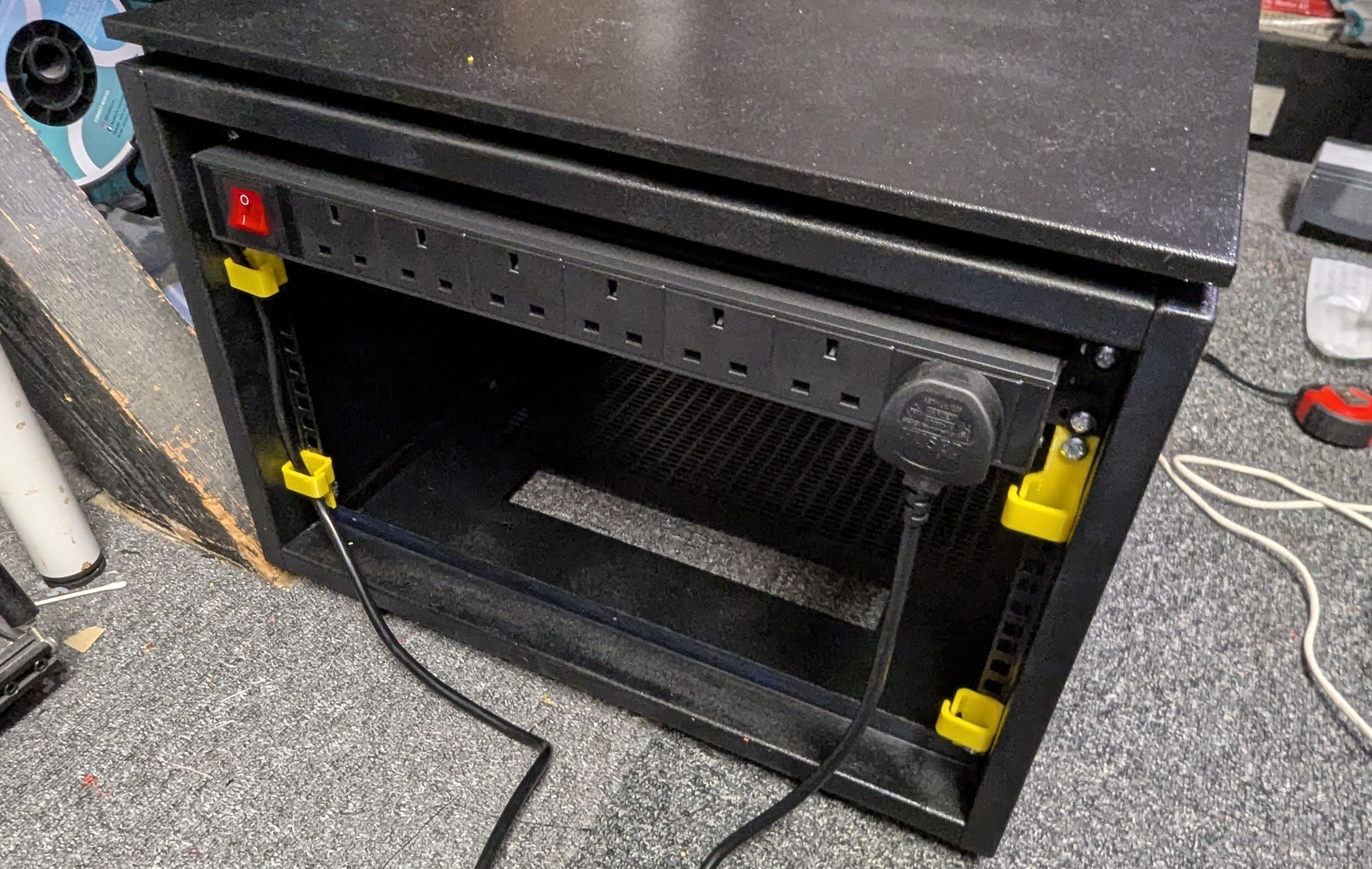 Coms Rack Cable Management
