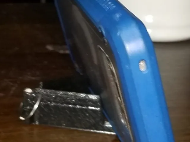 Smartphone Stand #2j (V-shaped) - for Thicker Phones