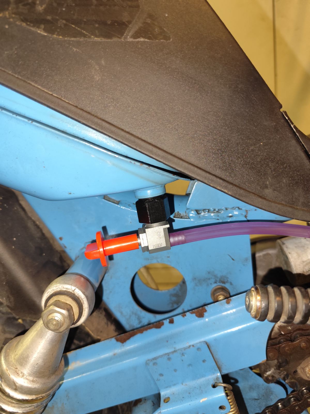 Adaption for fuel tank of Stella to fuel ventil of babetta