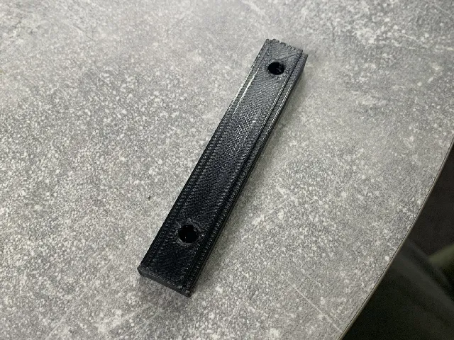 connecting bridge for cornice