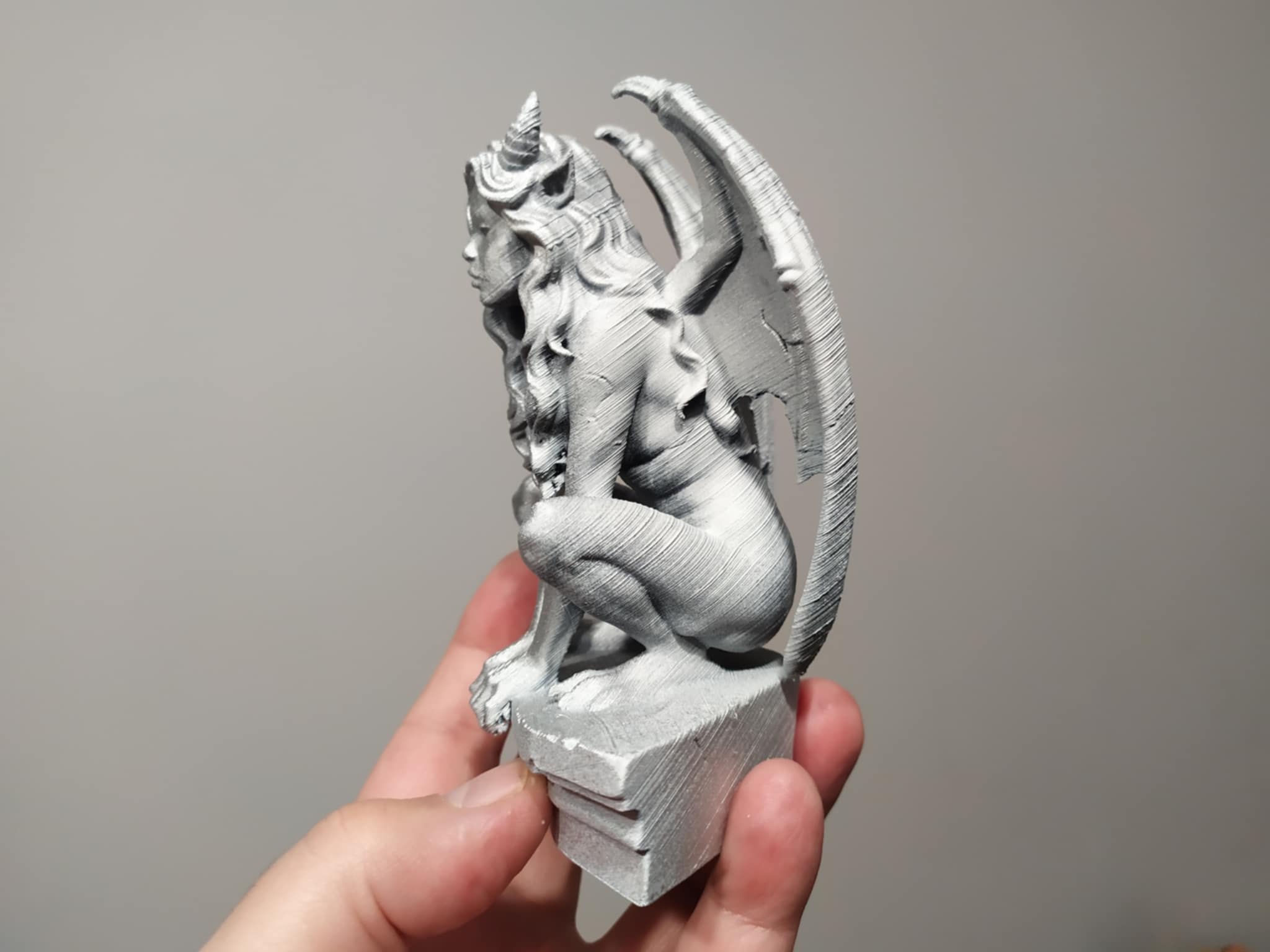 Gargoyle statue — miniatura 4