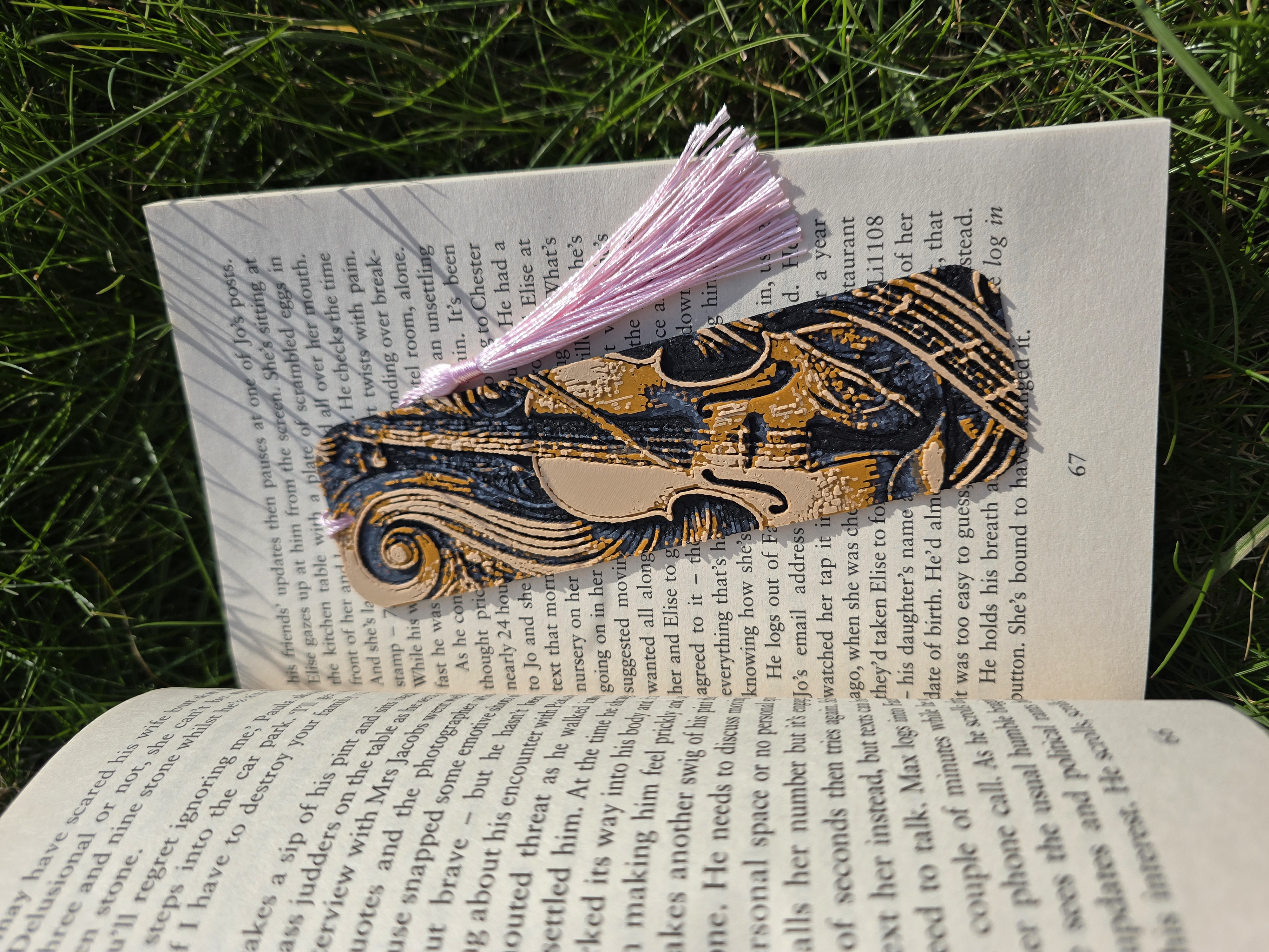 Brown Violin 3D Printed Bookmark – HueForge Multi-Color Design