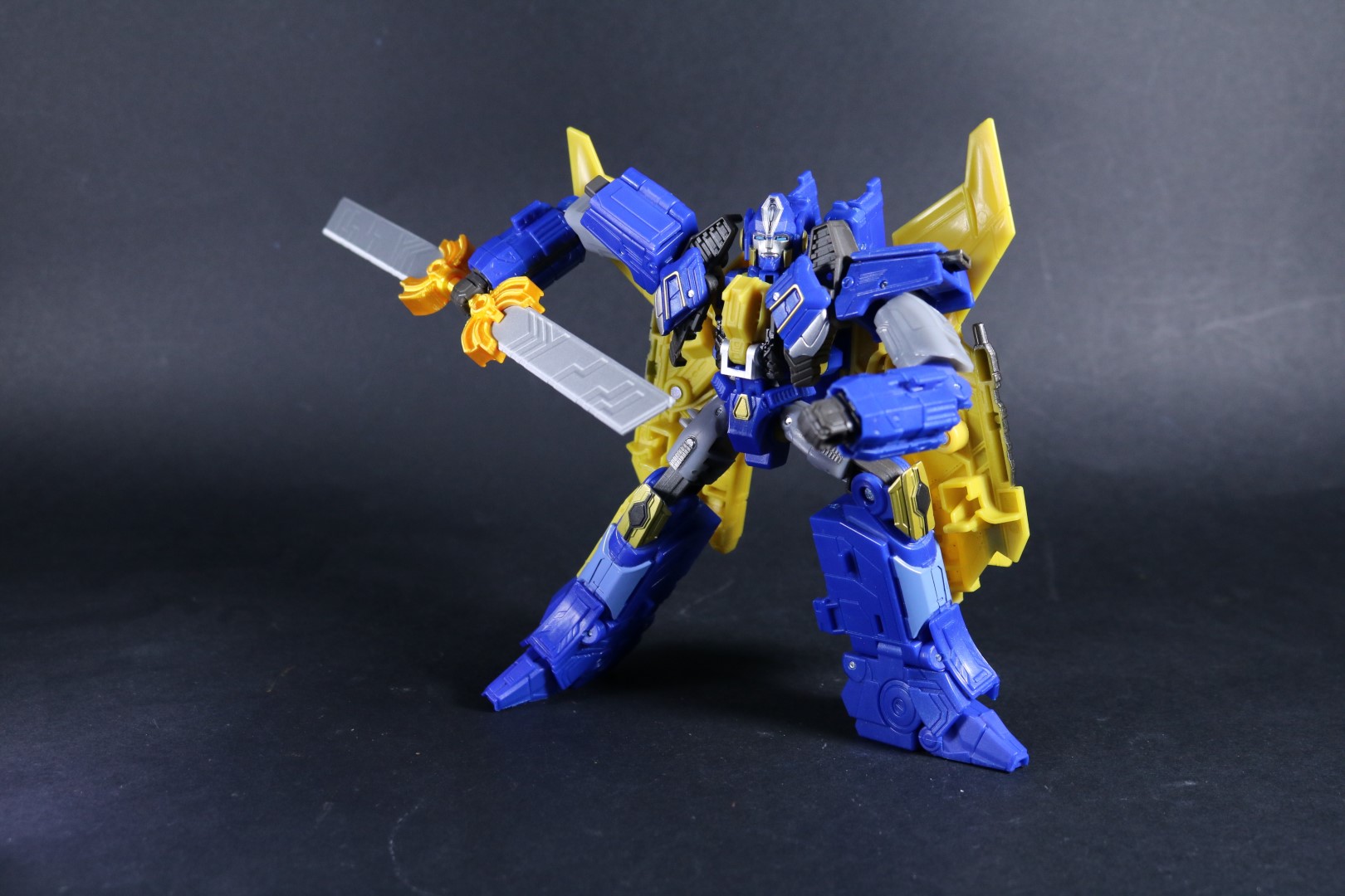 Dual Blades for Studio Series Transformers One Sentinel Prime — miniatura 6