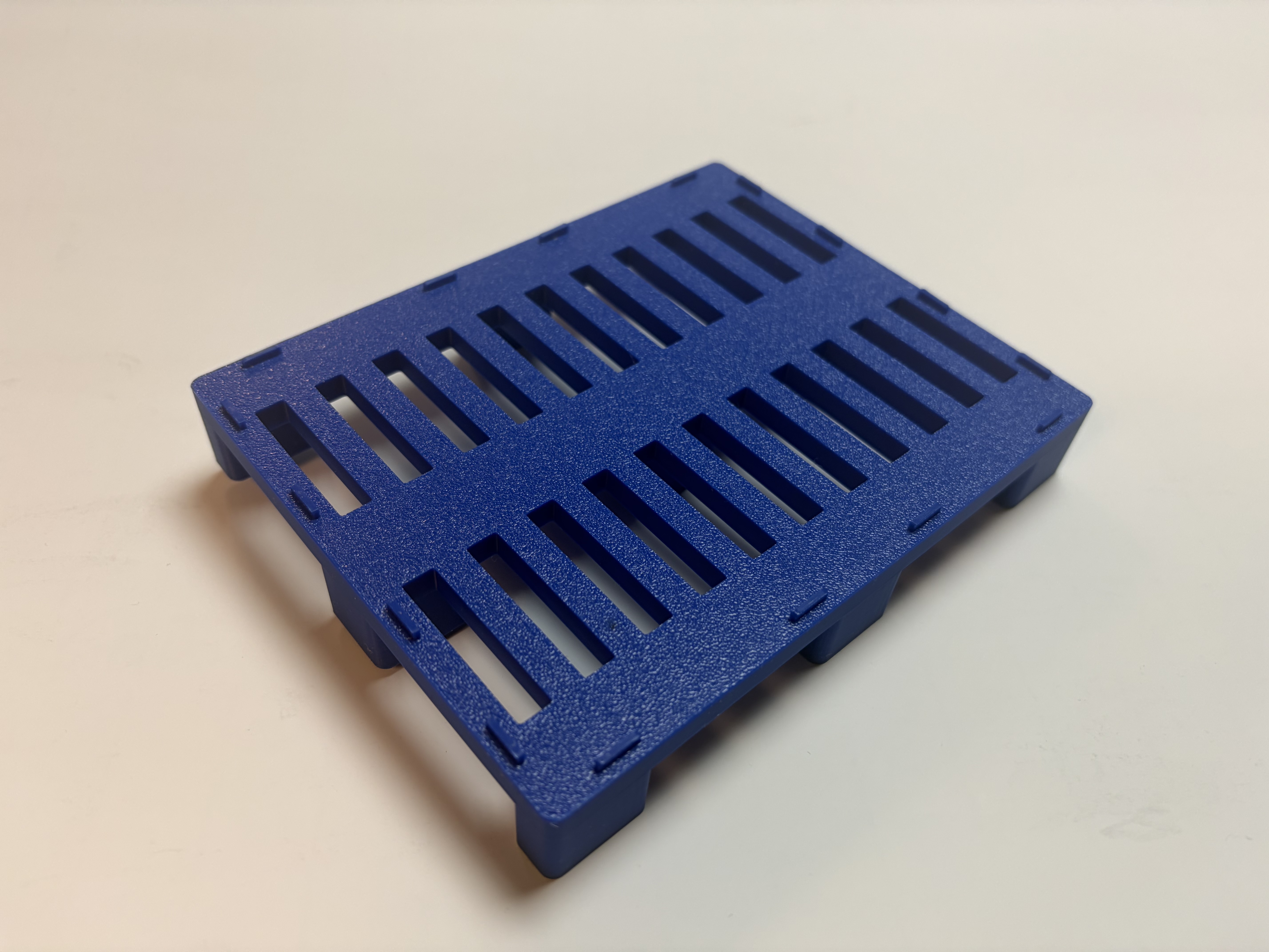 Miniatura 2 do modelo 3D Pallet for Stackable Beer Crate Battery Storage