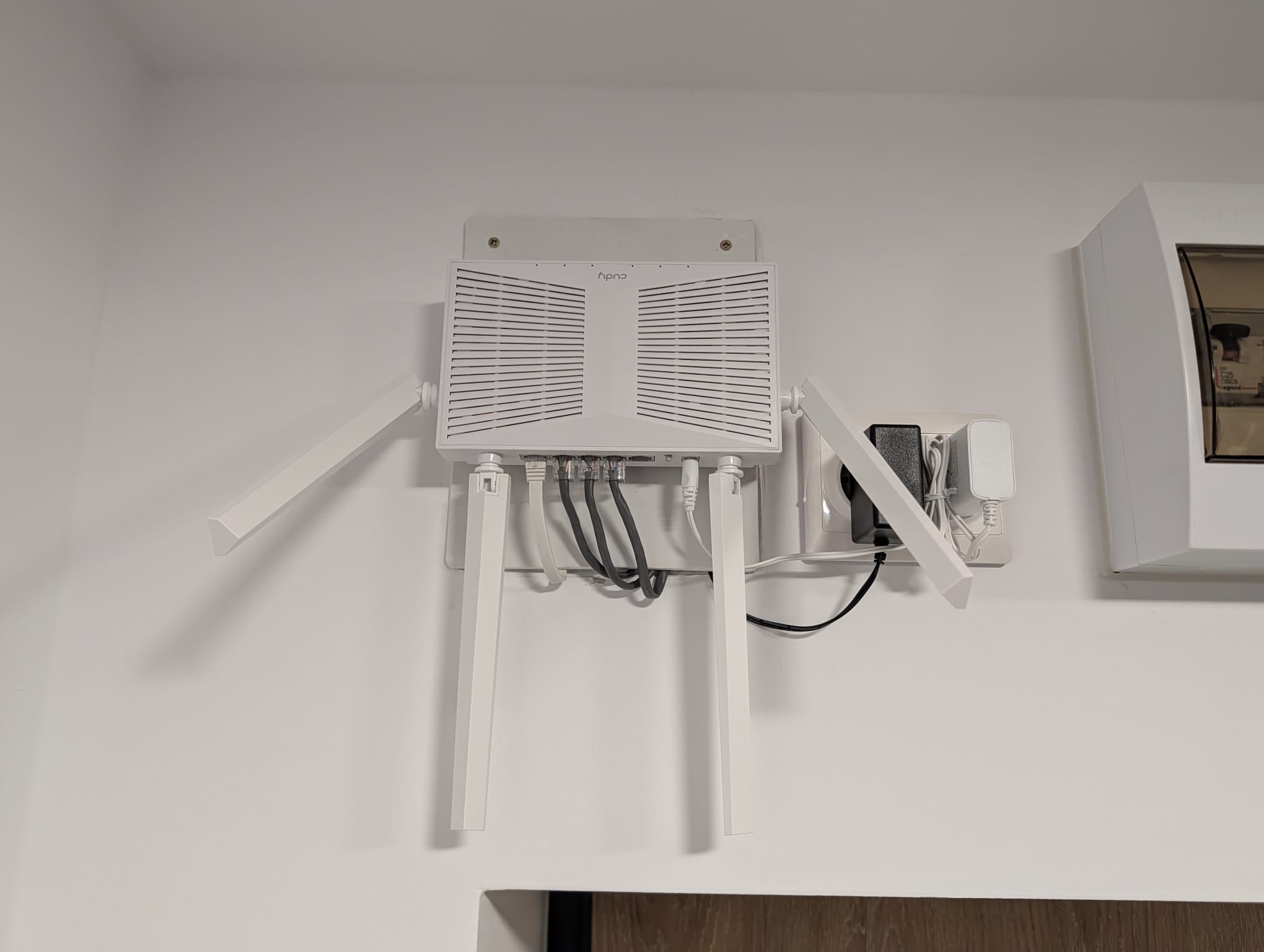 Router hanger/holder — thumbnail 2