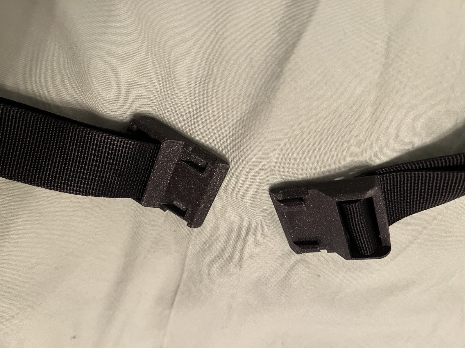 Magnetic buckle for 25 mm straps