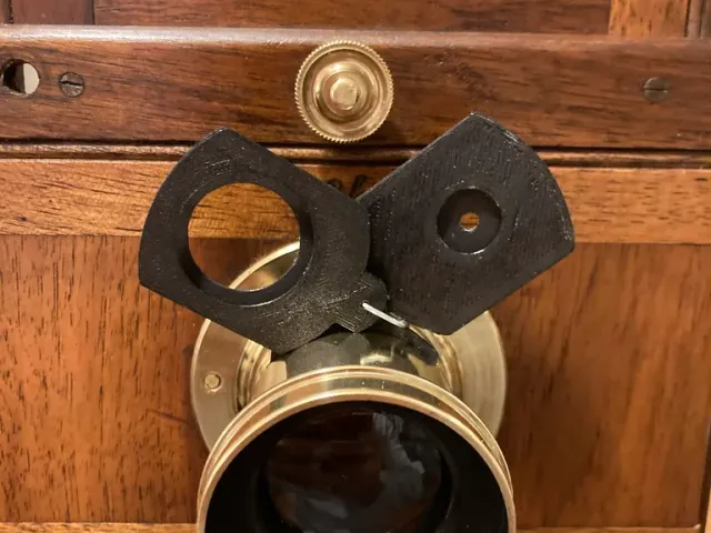 Vannes à Diaphragme pour Chambre Photographique - Diaphragm Valves for Photographic Chamber