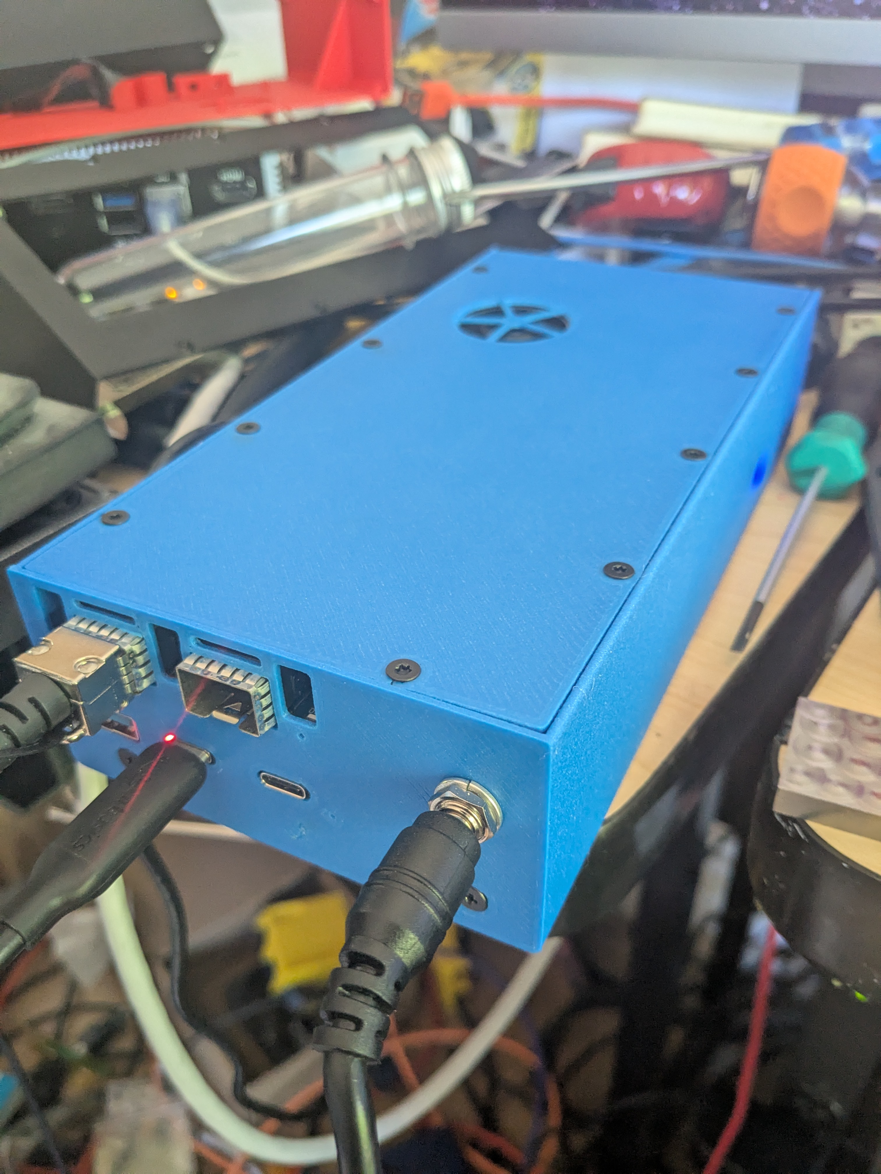 Enclosure for 10/25GB Thunderbolt Network Dock