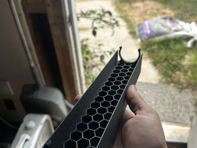 Clip-on Light Control Grid for T12 Tube