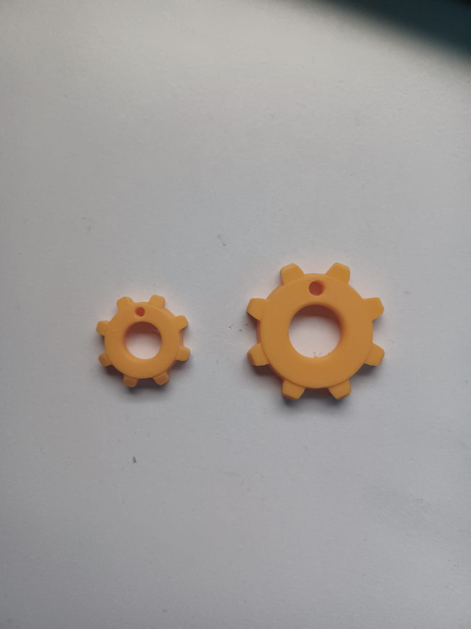 Factorio Logo keychain