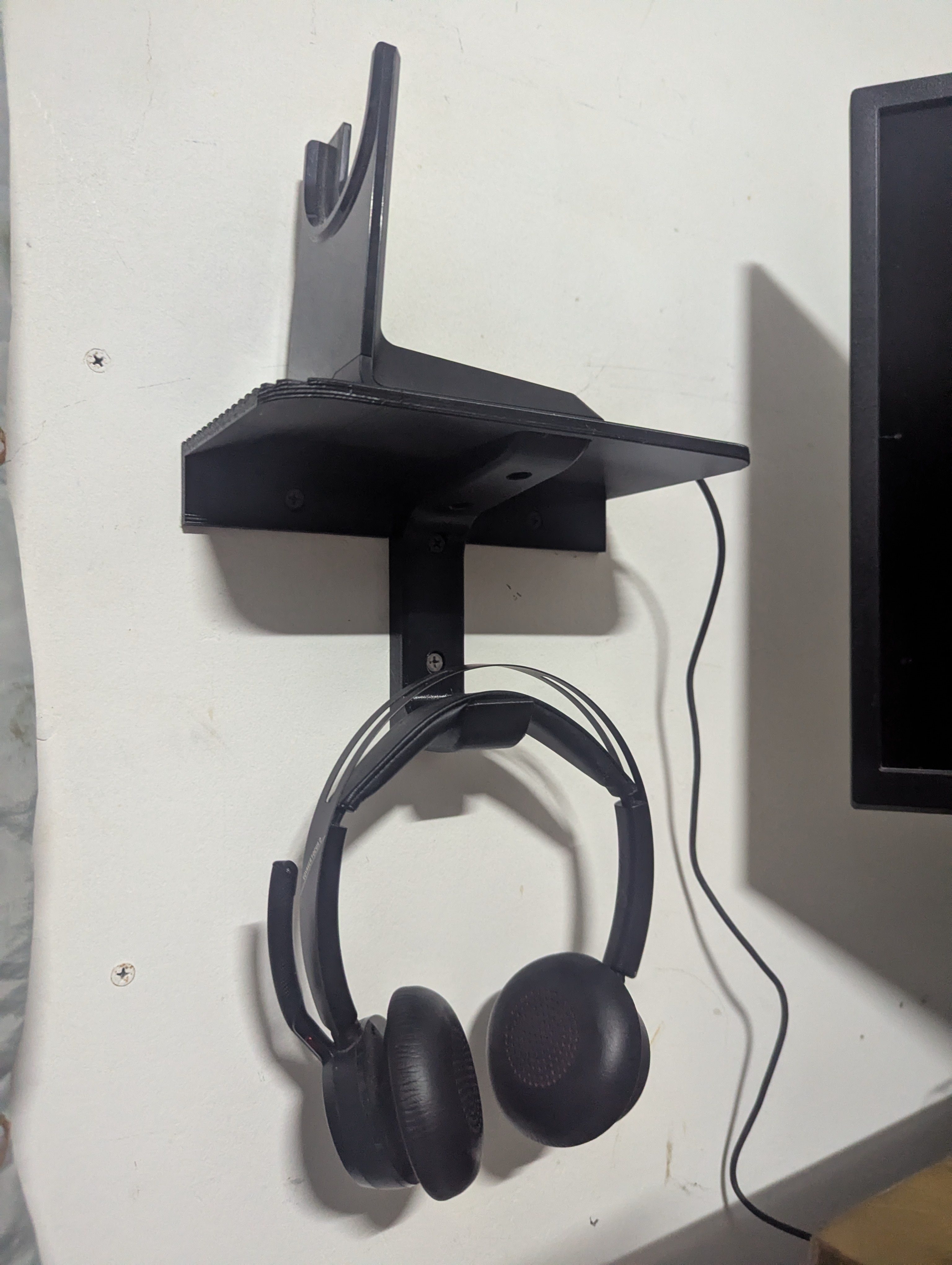Headhone Hook with Shelf