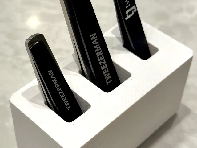 Gridfinity Tweezerman Nail Clippers & Tweezer Bin 1 x 2
