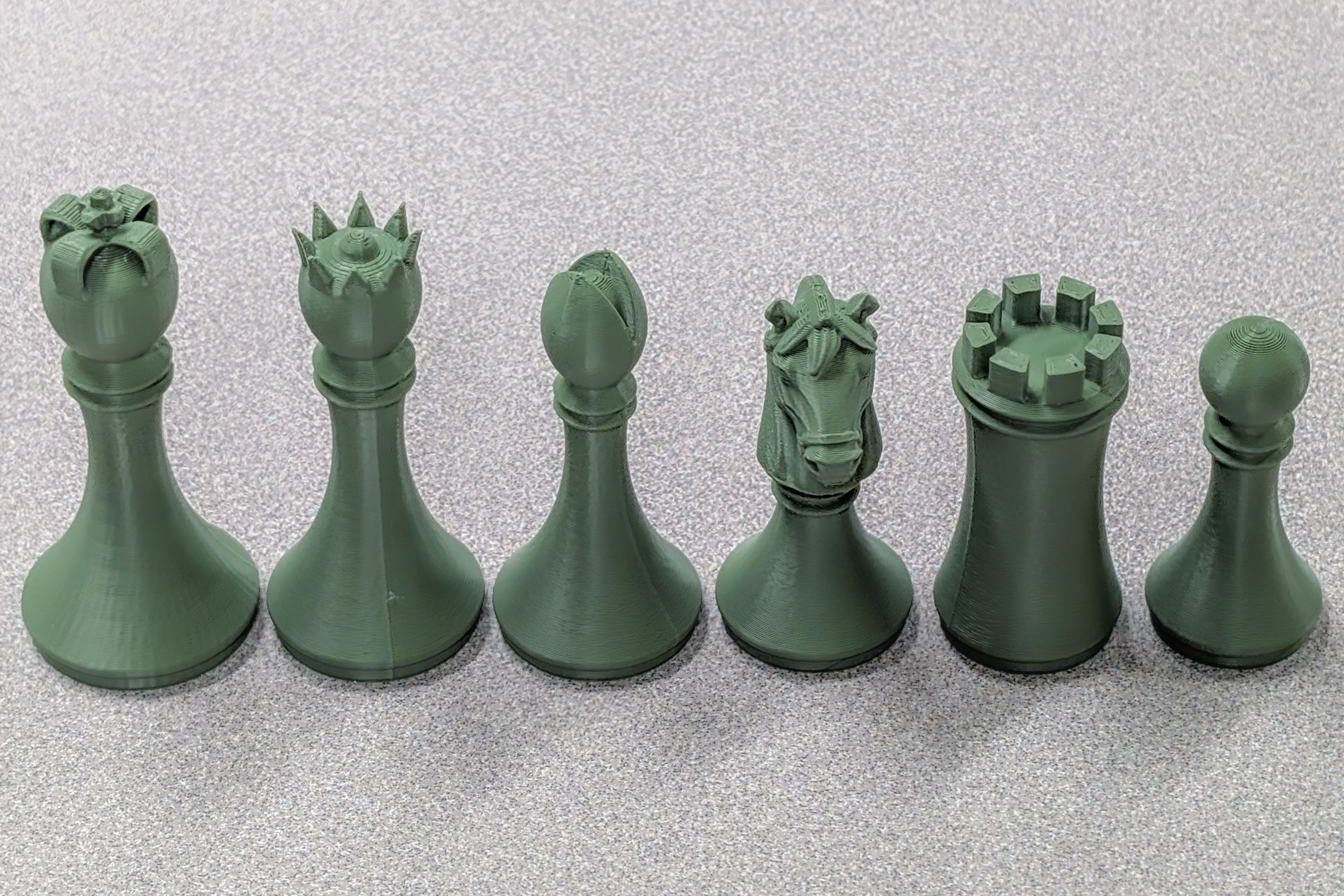 Chess Set, Traditional Modern for Large, Medium, Small Chessboards - GridLink