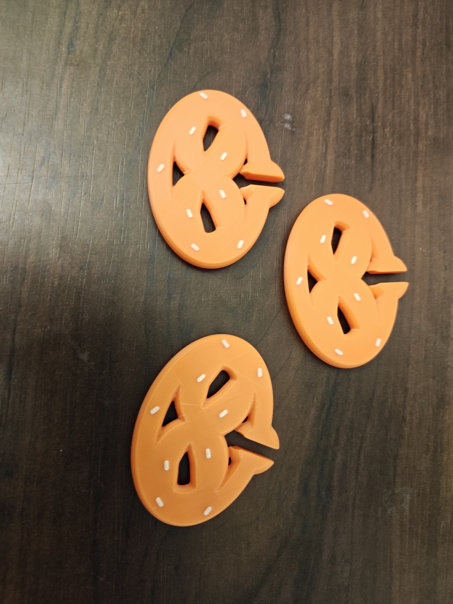 Pretzel Cable Clip — Two-Colour Desk Cable Holder