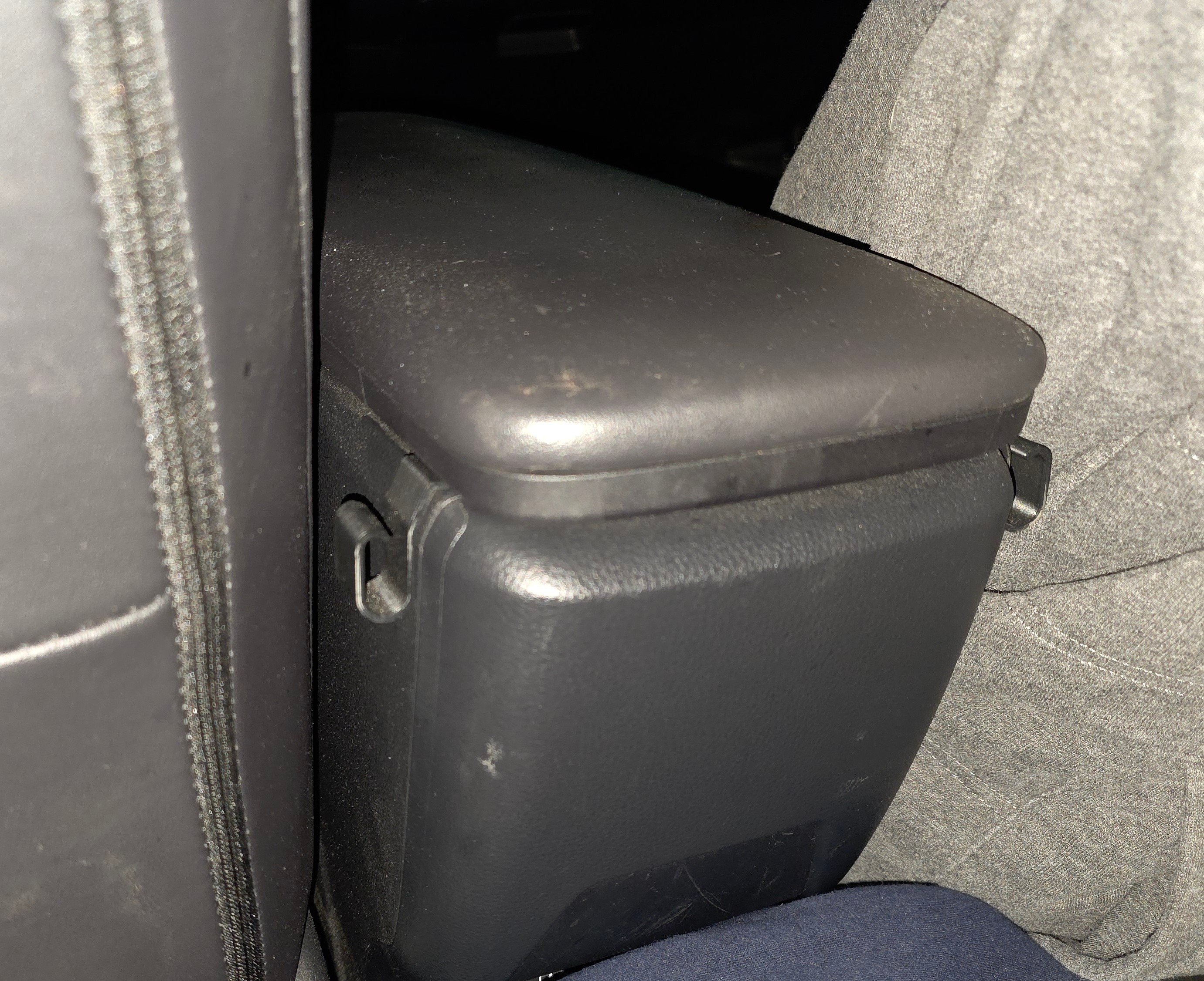 Prius Gen5 (2023+) Trash Bag Clip 3D model