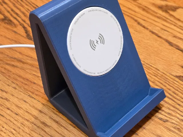 Galaxy S24 charger stand