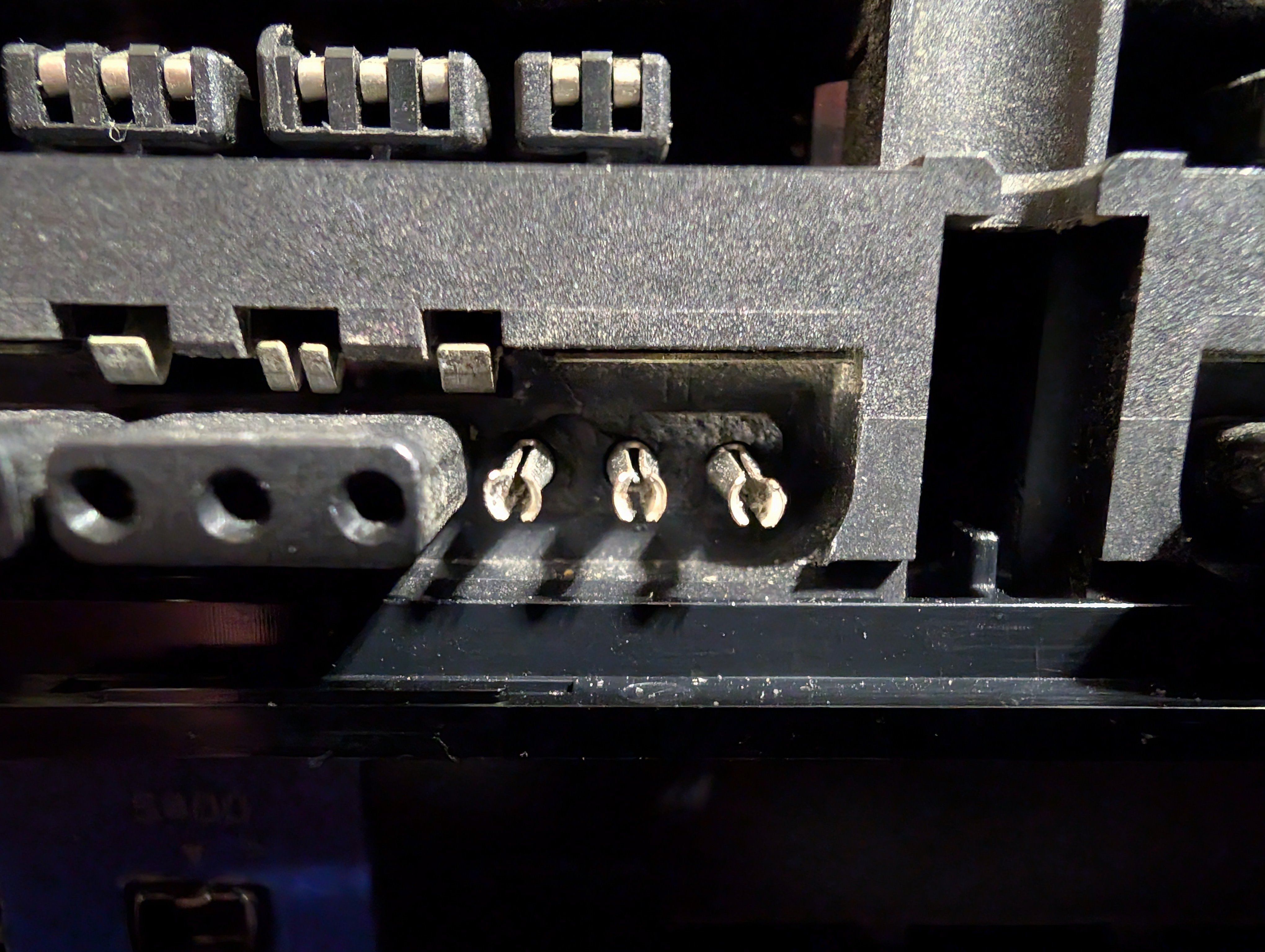 PlayStation/PS2 Controller Port Plastic Bits — miniatura 4