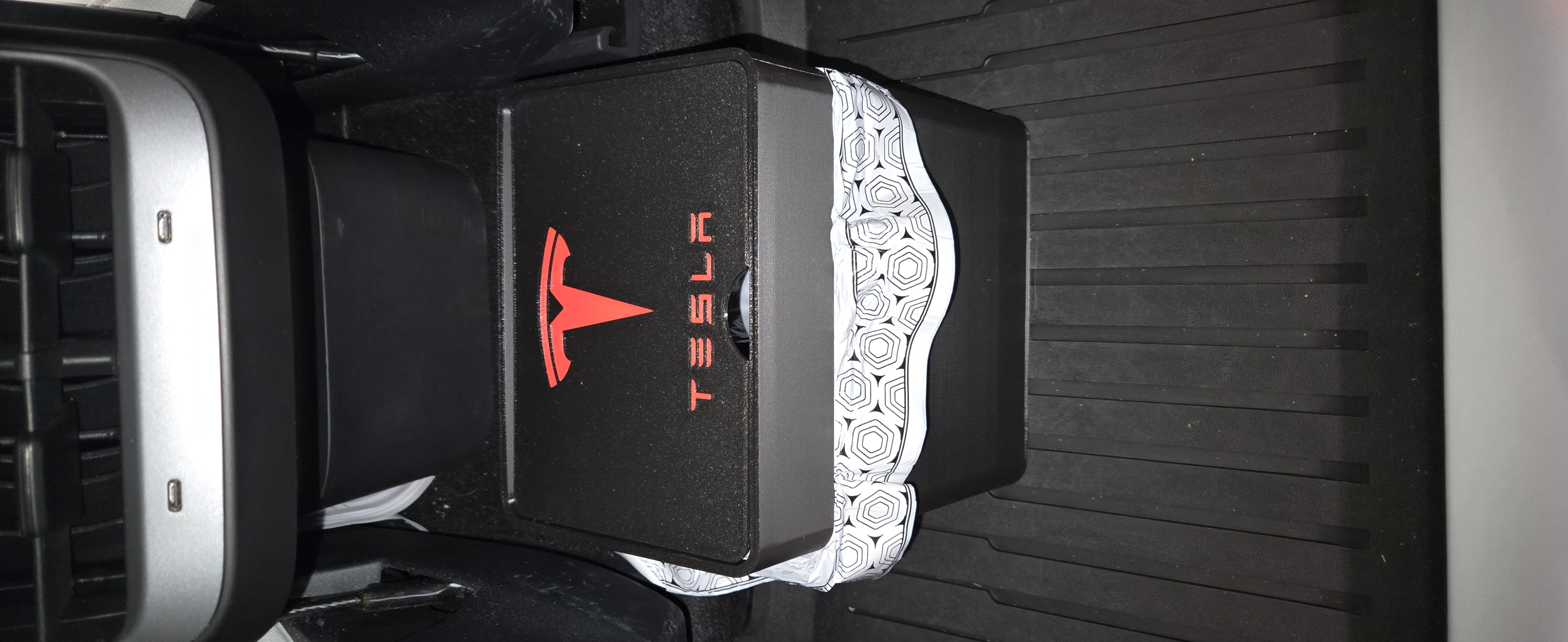 Tesla logo added to trash can lid and fixed the problem with the can falling over/sliding.