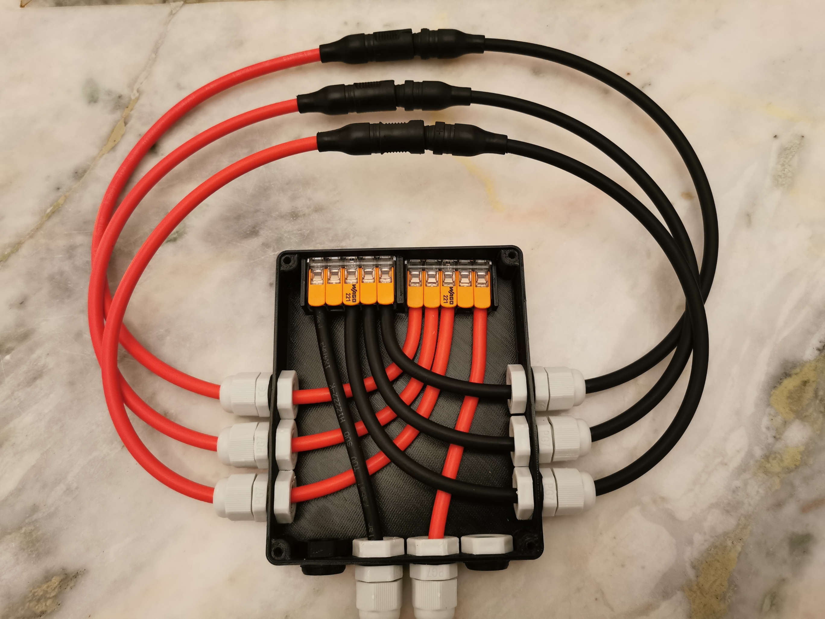 Solar Cable Junction Box  2x (4 to 1) with WAGO 221-615 connectors