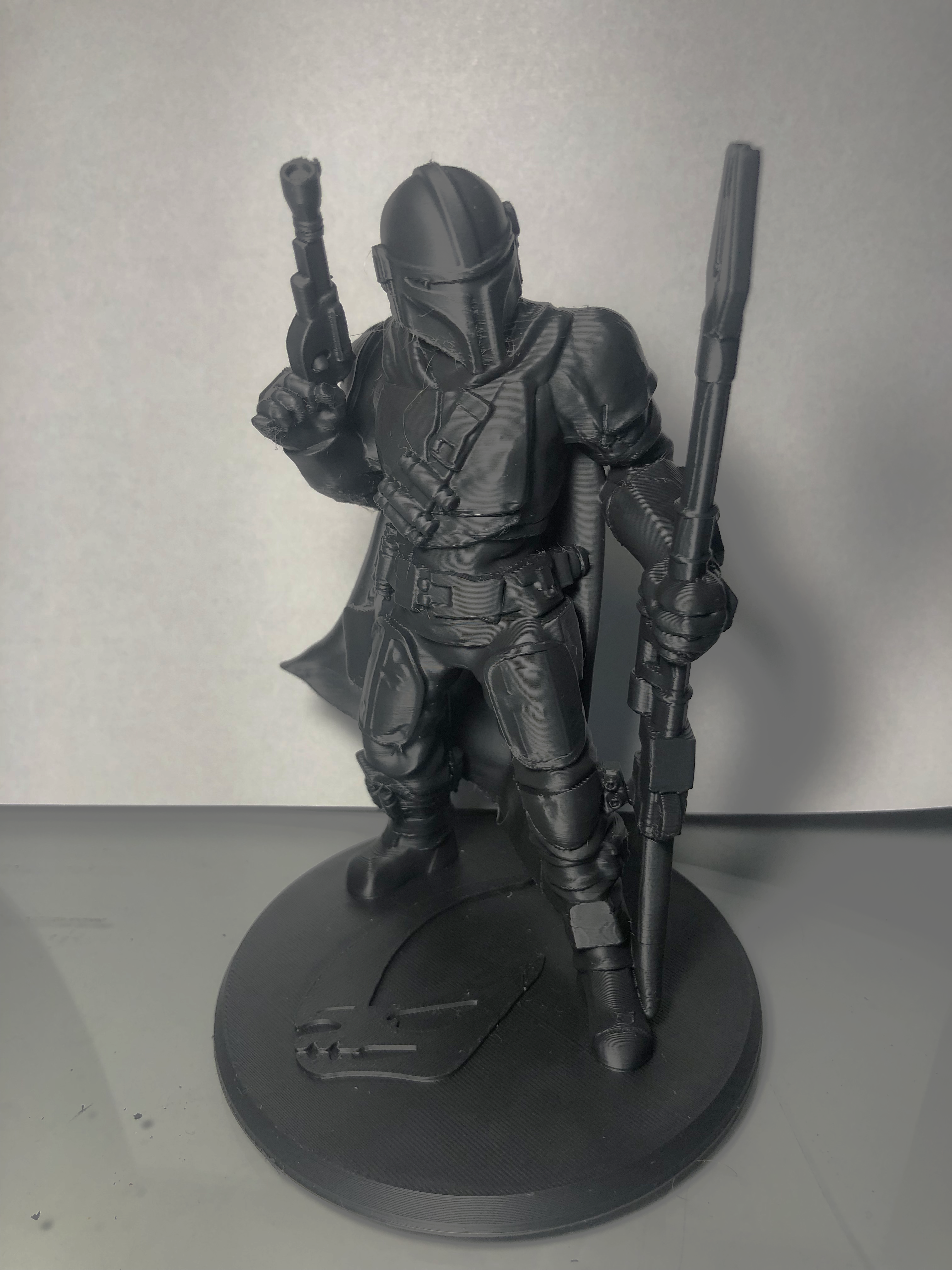 The Mandalorion Pose 3/5 With Base Plate
