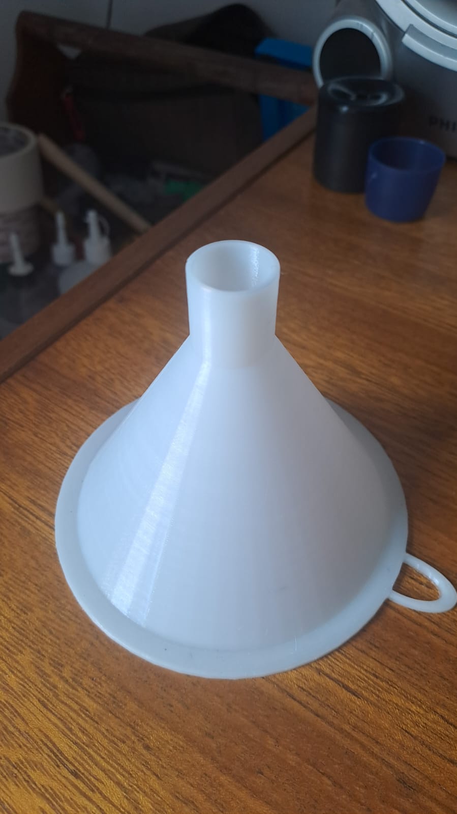 Funnel for thick liquids or grains