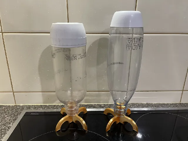 Compact SodaStream Bottle Stand