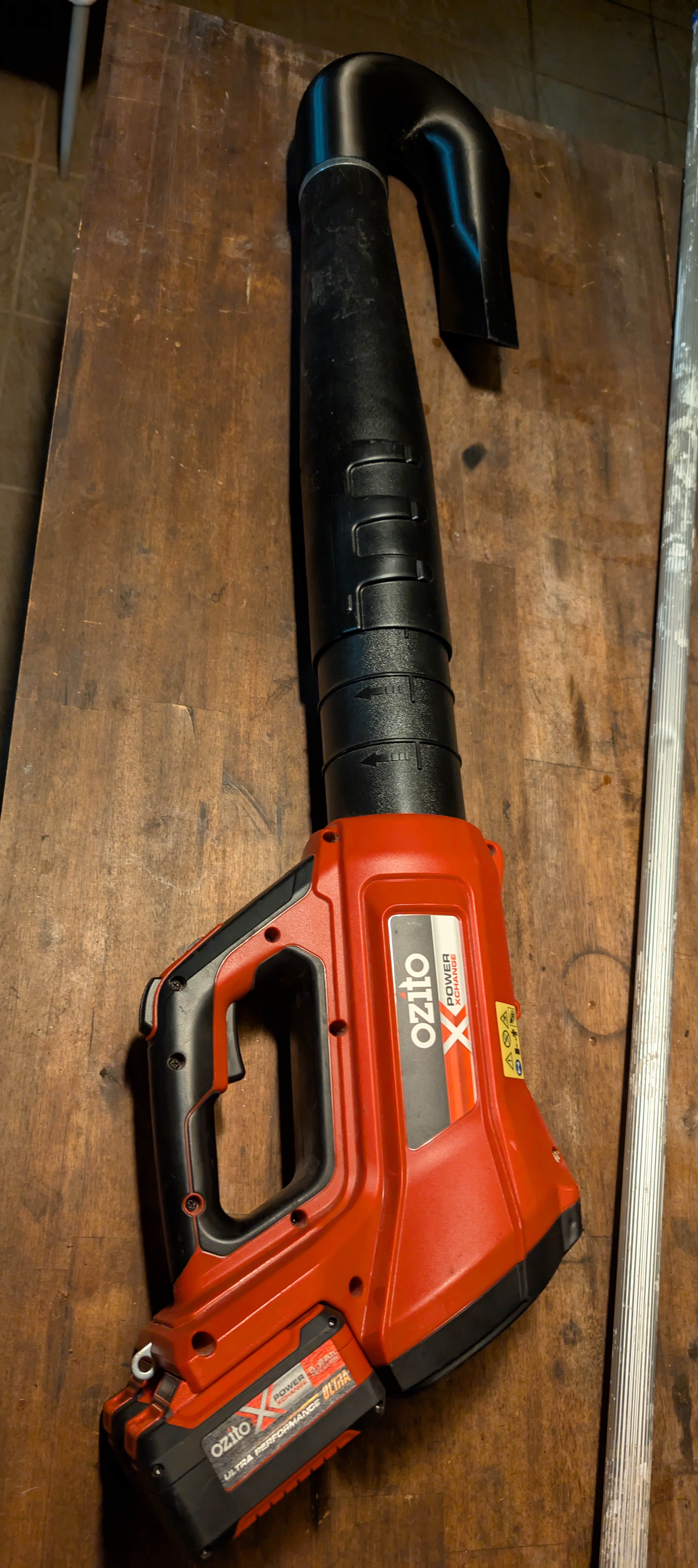 Ozito-Einhell GP-LB 36 Jet Blower Gutter Cleaner